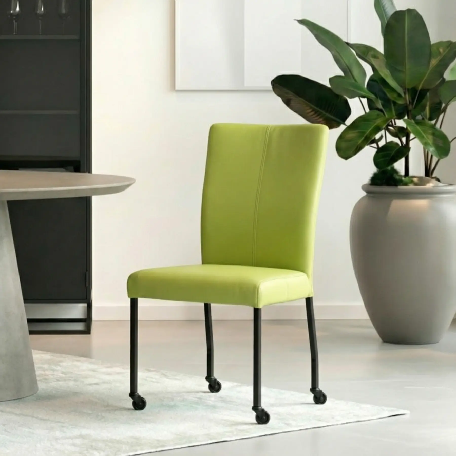 afbeelding van Leren eetkamerstoel Deal - Toledo Lime (felgroen) - Poten staal vierkant zwart