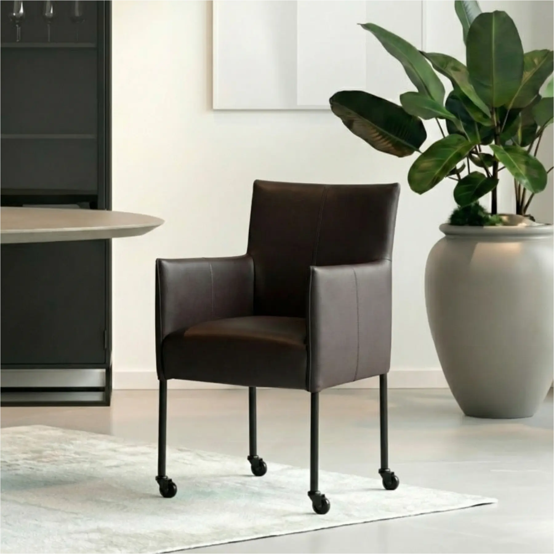 afbeelding van Leren eetkamerstoel Desire - Hermes Caffe (donkerbruin) - Poten staal rond zwart