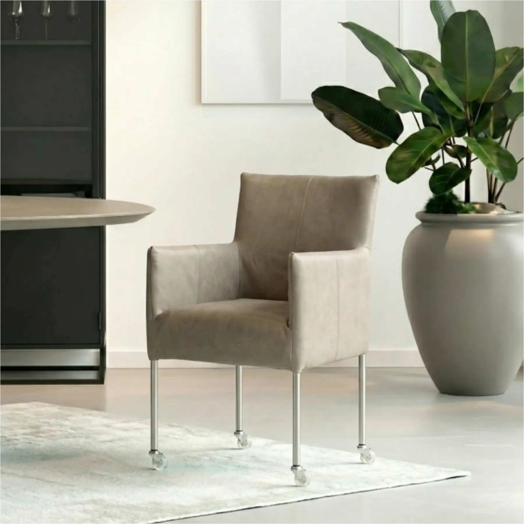 afbeelding van Leren eetkamerstoel Desire - Kenia Lightgrey (lichtgrijs) - Poten staal rond RVS