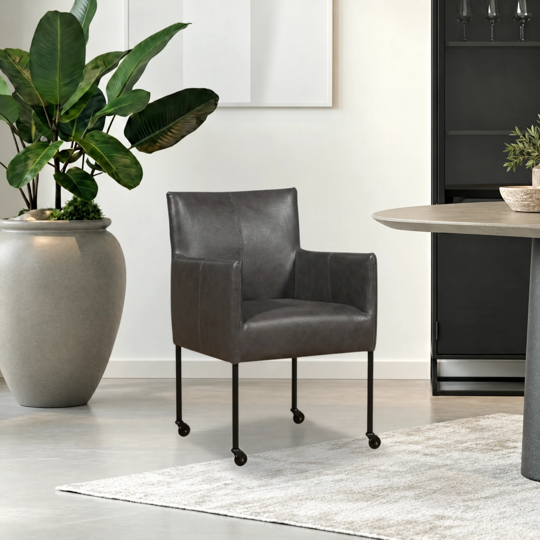 afbeelding van Leren eetkamerstoel Desire - Vintage Grey (grijs) - Poten staal rond zwart
