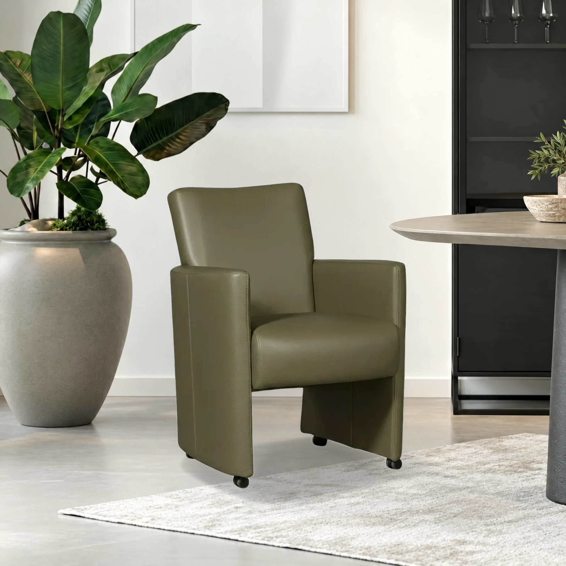 afbeelding van Leren eetkamerstoel Elegant - Massif Olive (olijf/groen) - Met handgreep zwart