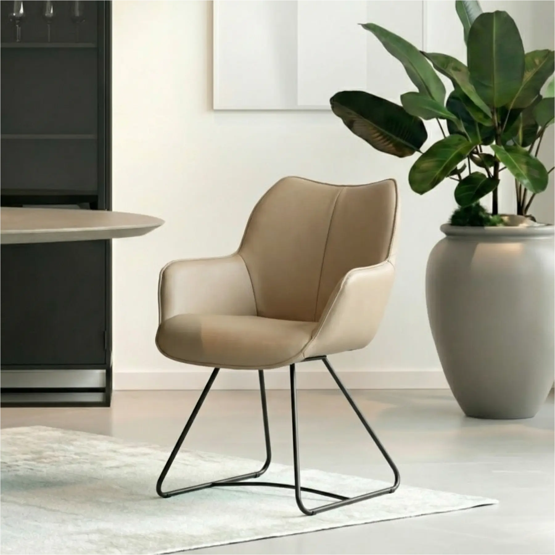 afbeelding van Leren eetkamerstoel Magic - Hermes Mocca (taupe/bruin) - U-poot staal rond zwart