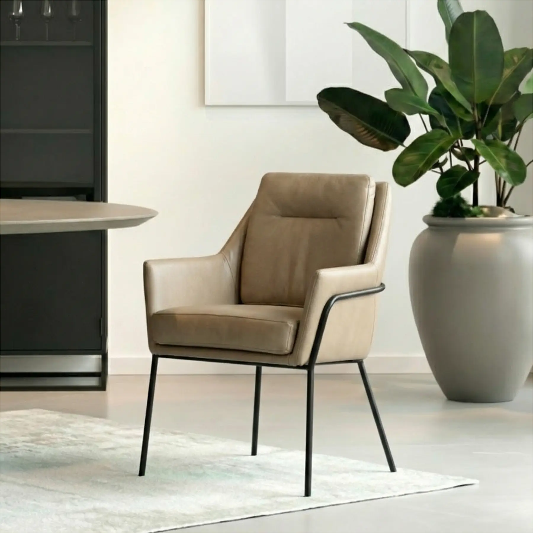 afbeelding van Leren eetkamerstoel Mix - Granada Taupe (taupe/bruin) - Poten staal rond zwart