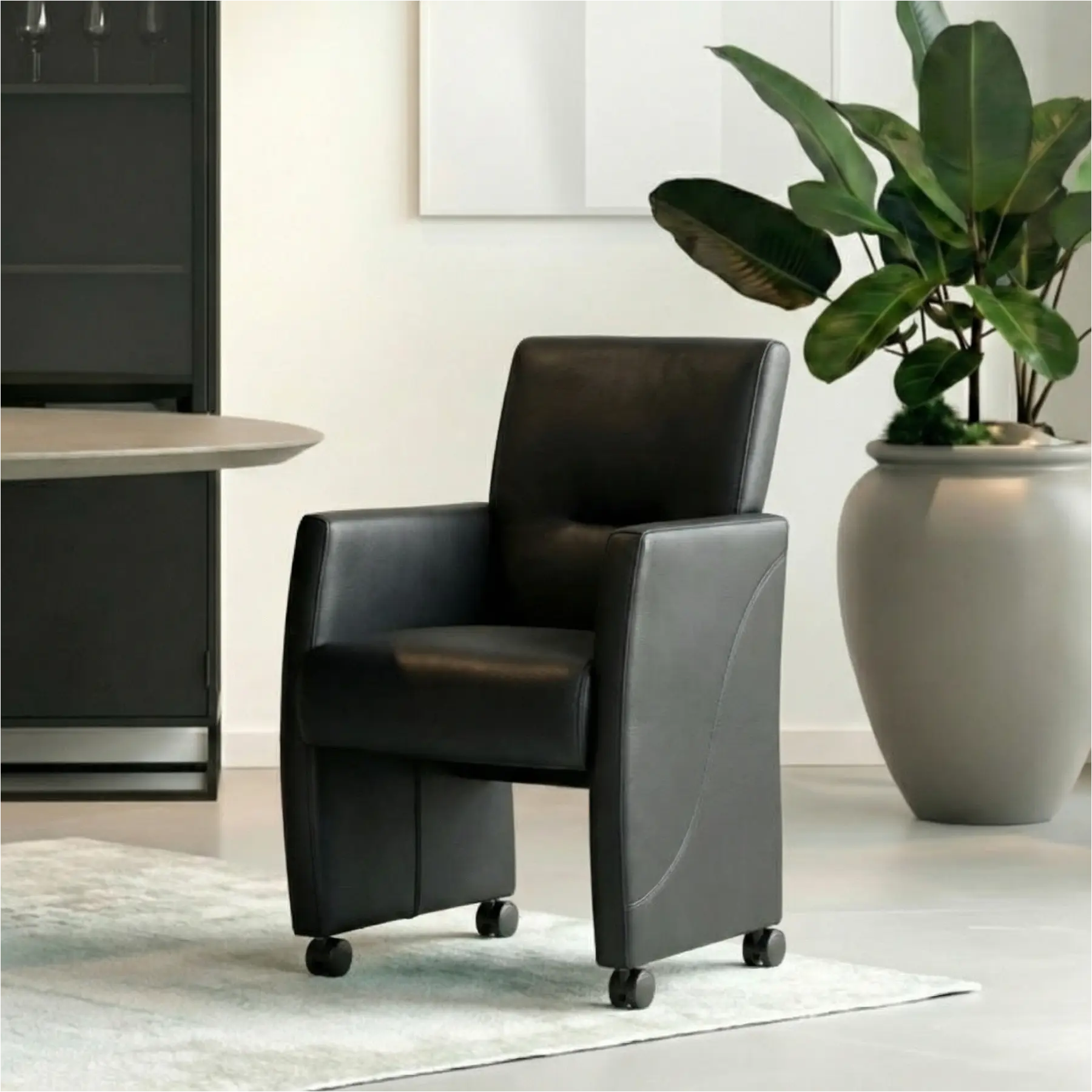 afbeelding van Leren eetkamerstoel Pleasure - Toledo Pacific (donkerblauw) - Met handgreep zwart