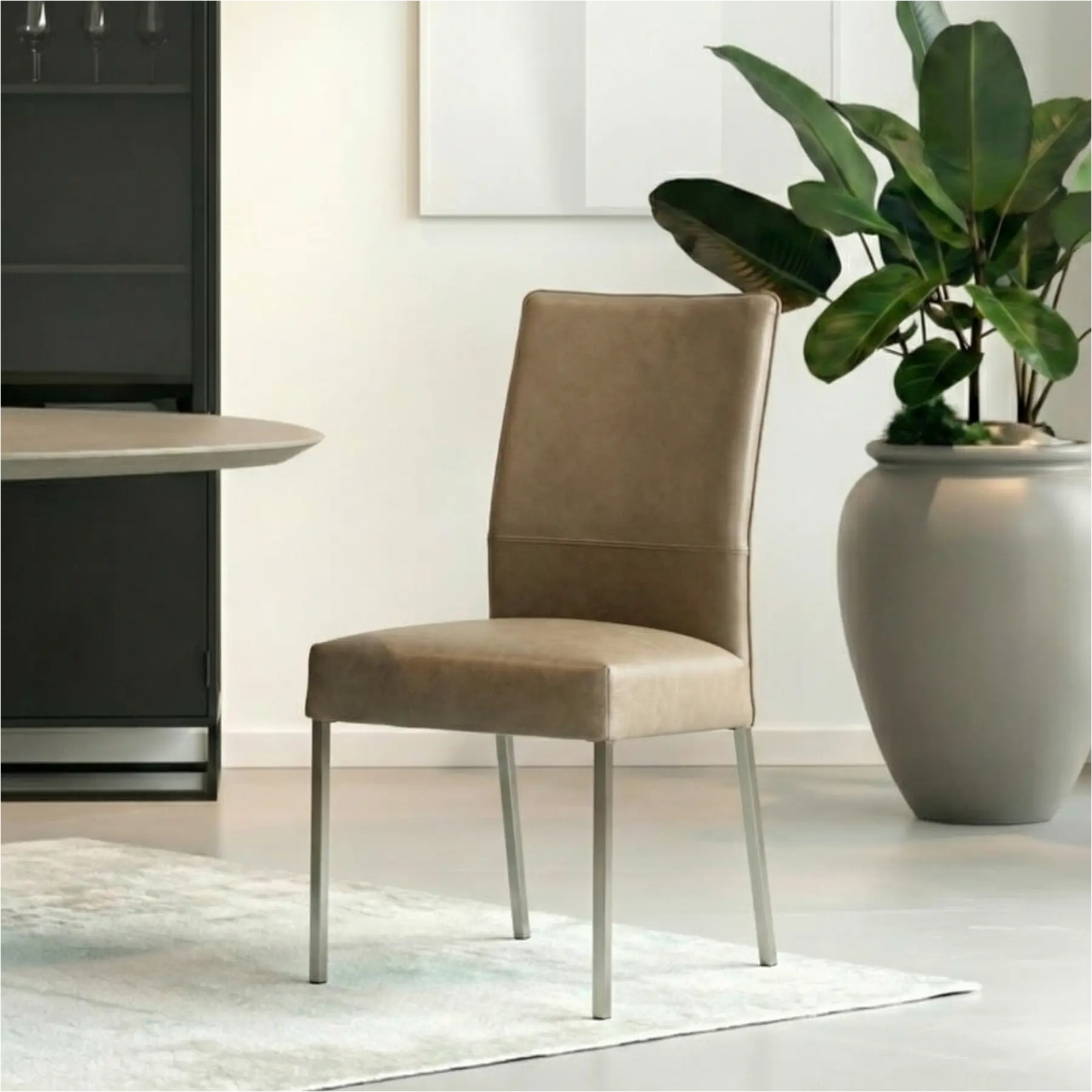 afbeelding van Leren eetkamerstoel Real - Vintage Taupe (taupe/bruin) - Poten staal vierkant RVS