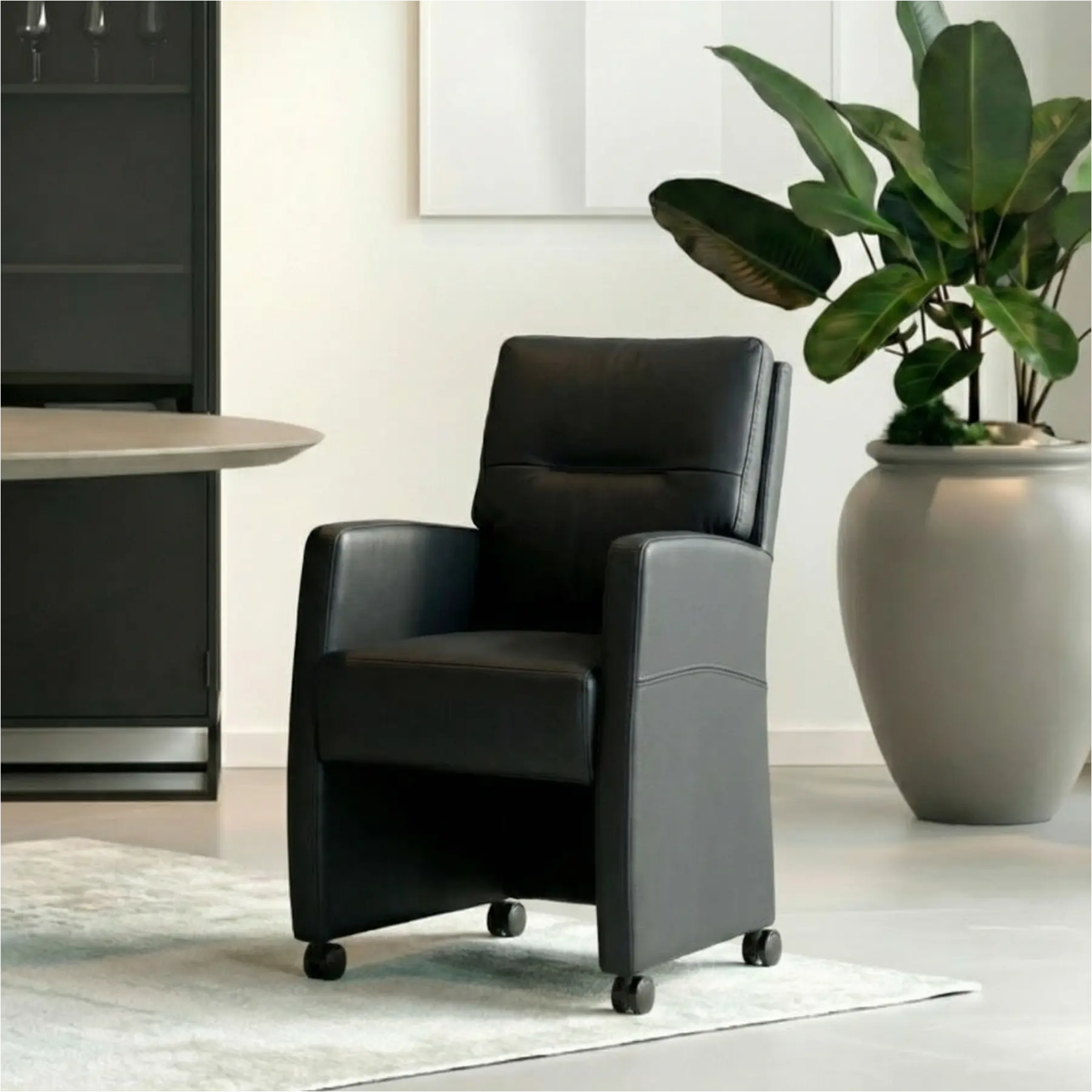 afbeelding van Leren eetkamerstoel Sharp - Toledo Marine (blauw) - Met handgreep RVS