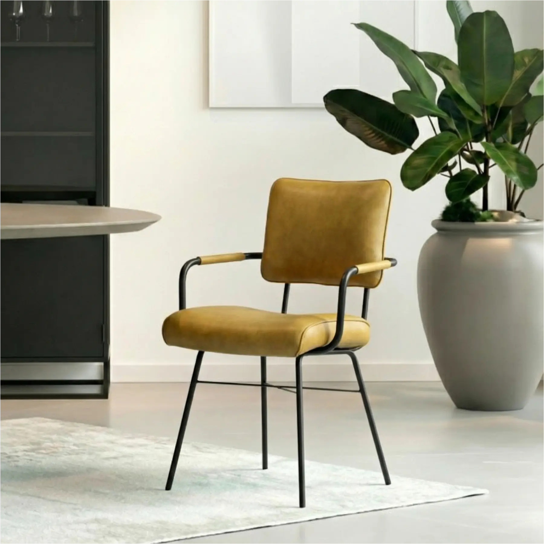 afbeelding van Leren eetkamerstoel Solid met armleuning