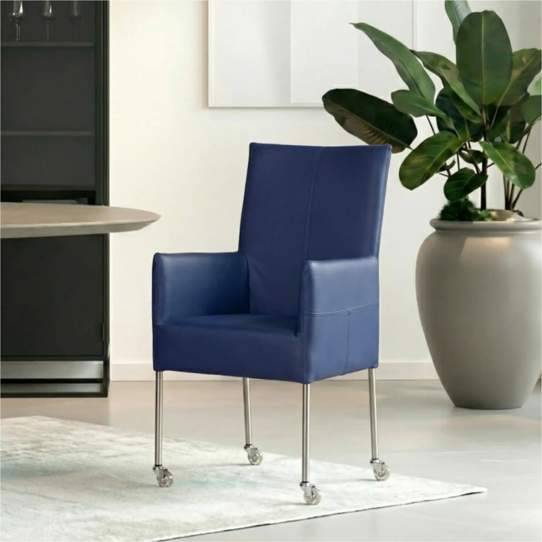 afbeelding van Leren eetkamerstoel Spark - Toledo Kobalt (blauw) - Poten staal rond RVS