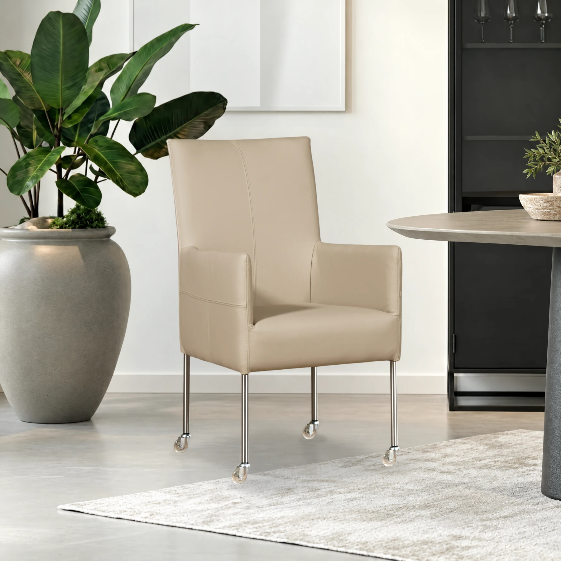 afbeelding van Leren eetkamerstoel Spark - Toledo Mastic (taupe/bruin) - Poten staal rond RVS