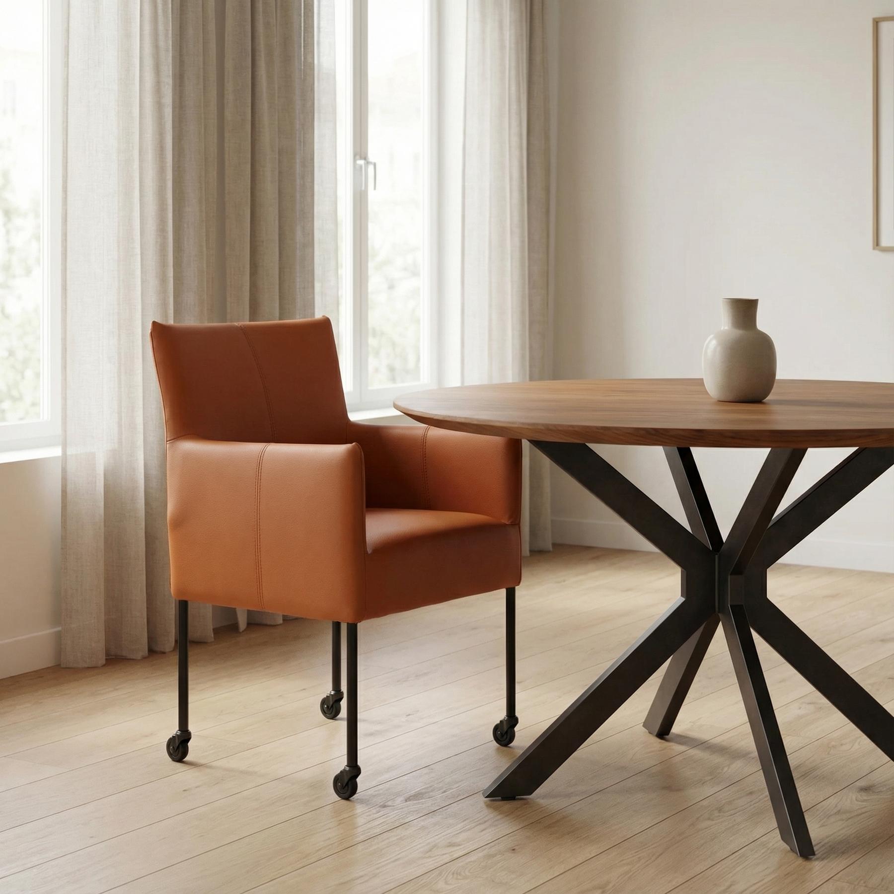 afbeelding van Leren eetkamerstoel Desire - Hermes Cognac (cognac/oranje) - Poten staal rond zwart