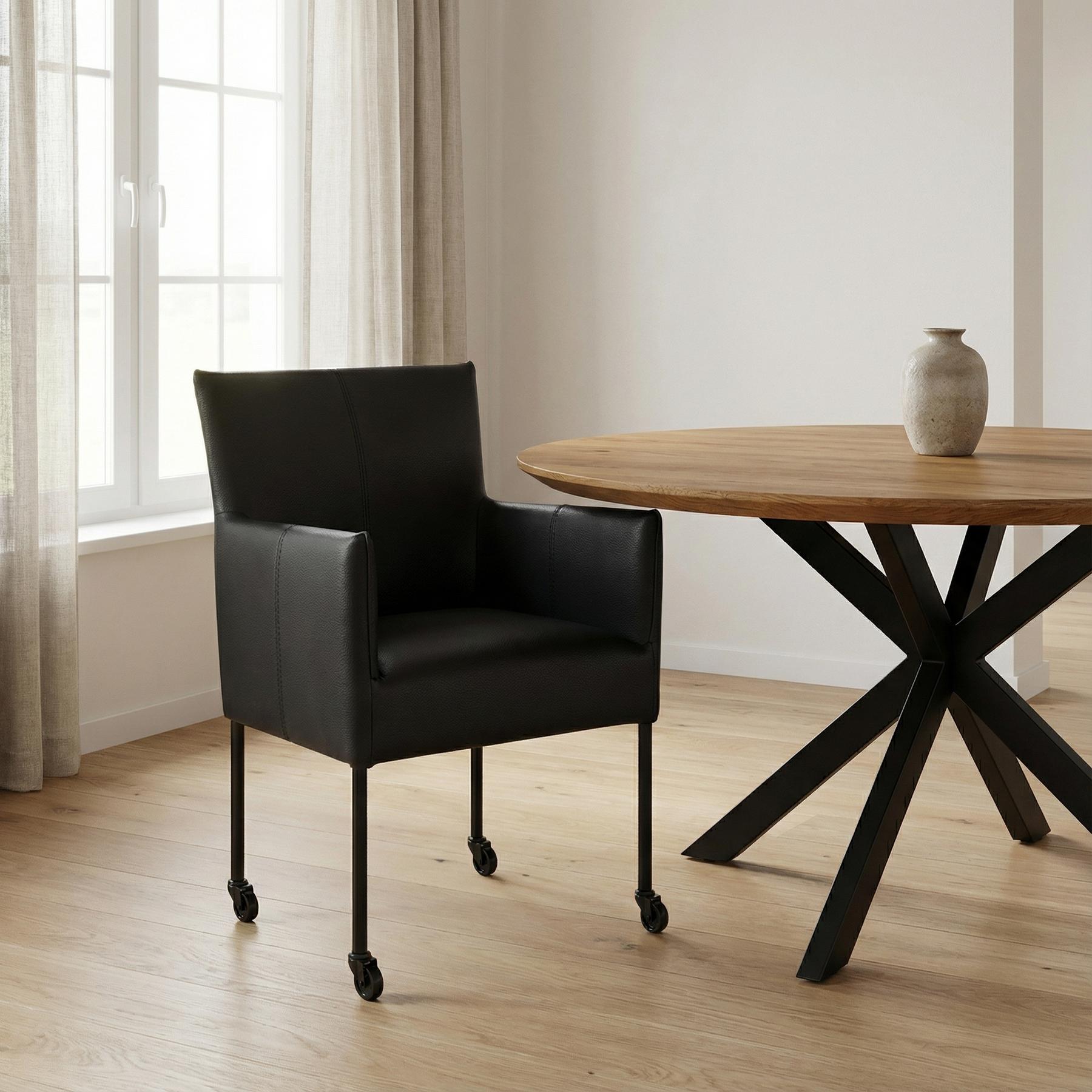 afbeelding van Leren eetkamerstoel Desire - Toledo Nero (zwart) - Poten staal rond zwart