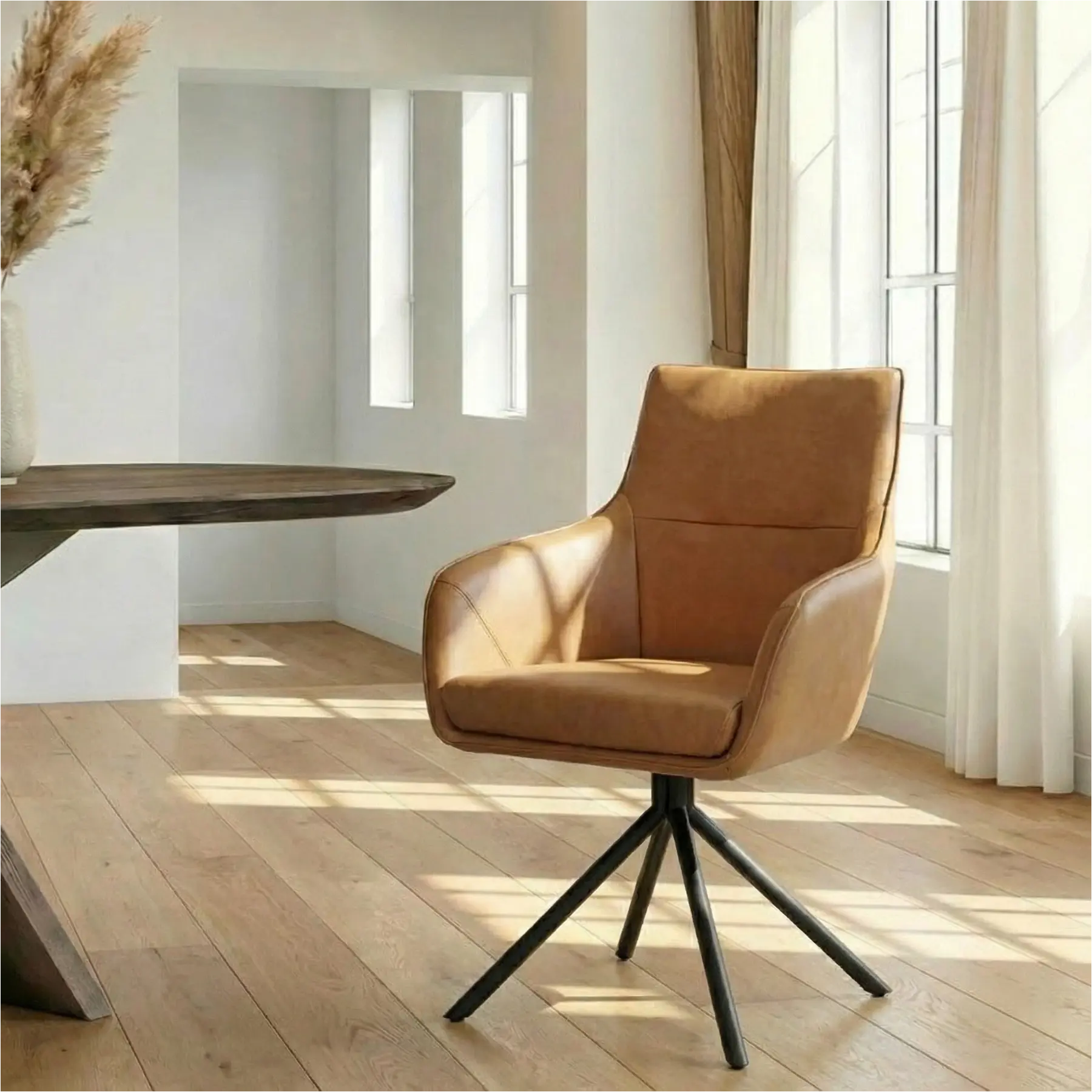 afbeelding van Leren draaibare eetkamerstoel Fancy - Granada Sahara (cognac) - Spinpoot staal rond zwart