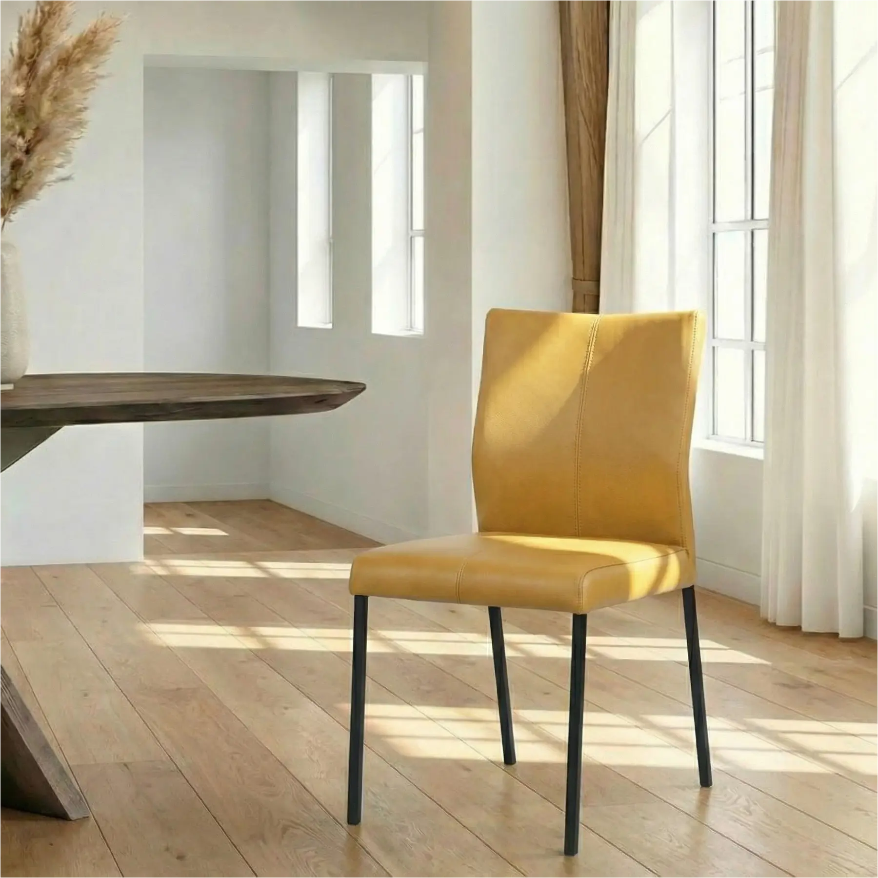 afbeelding van Leren eetkamerstoel Basic - Granada Amber (cognac) - Poten staal vierkant zwart