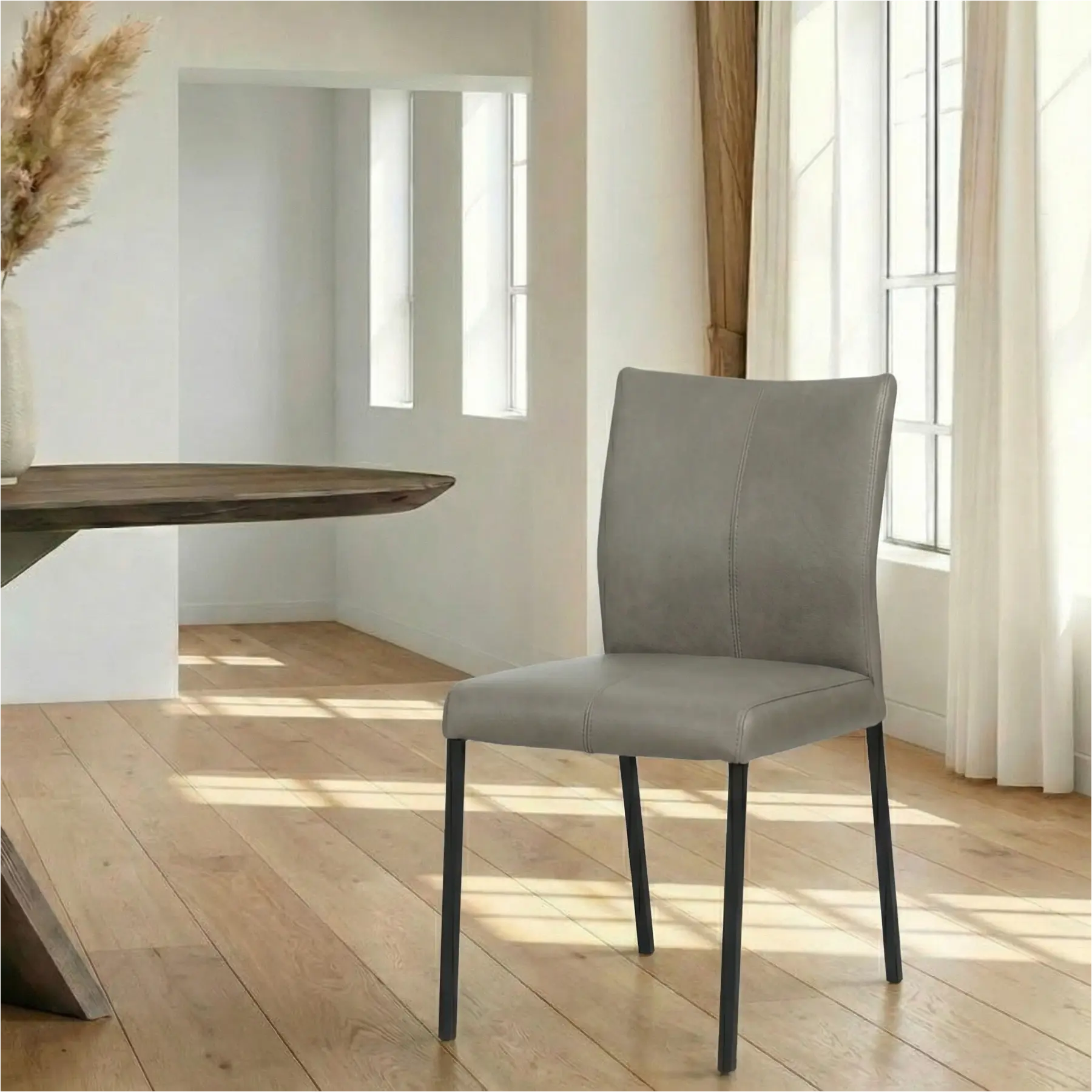 afbeelding van Leren eetkamerstoel Basic - Granada Steel (grijs) - Poten staal vierkant zwart