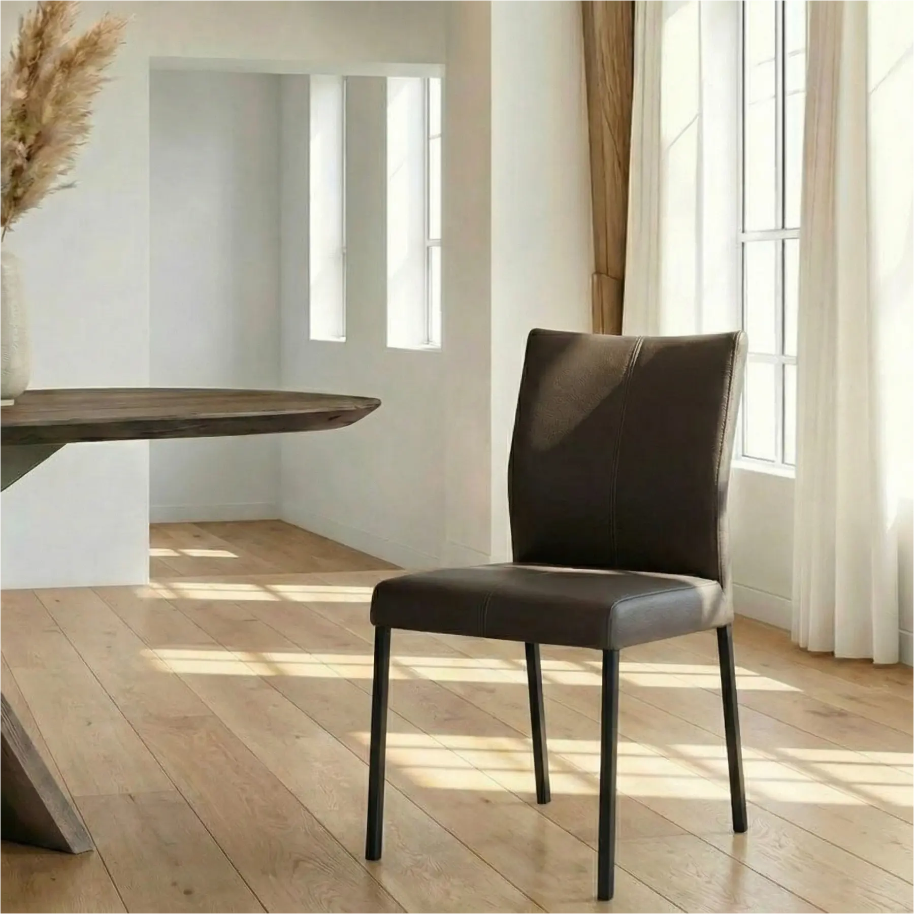 afbeelding van Leren eetkamerstoel Basic - Hermes Caffe (donkerbruin) - Poten staal vierkant zwart