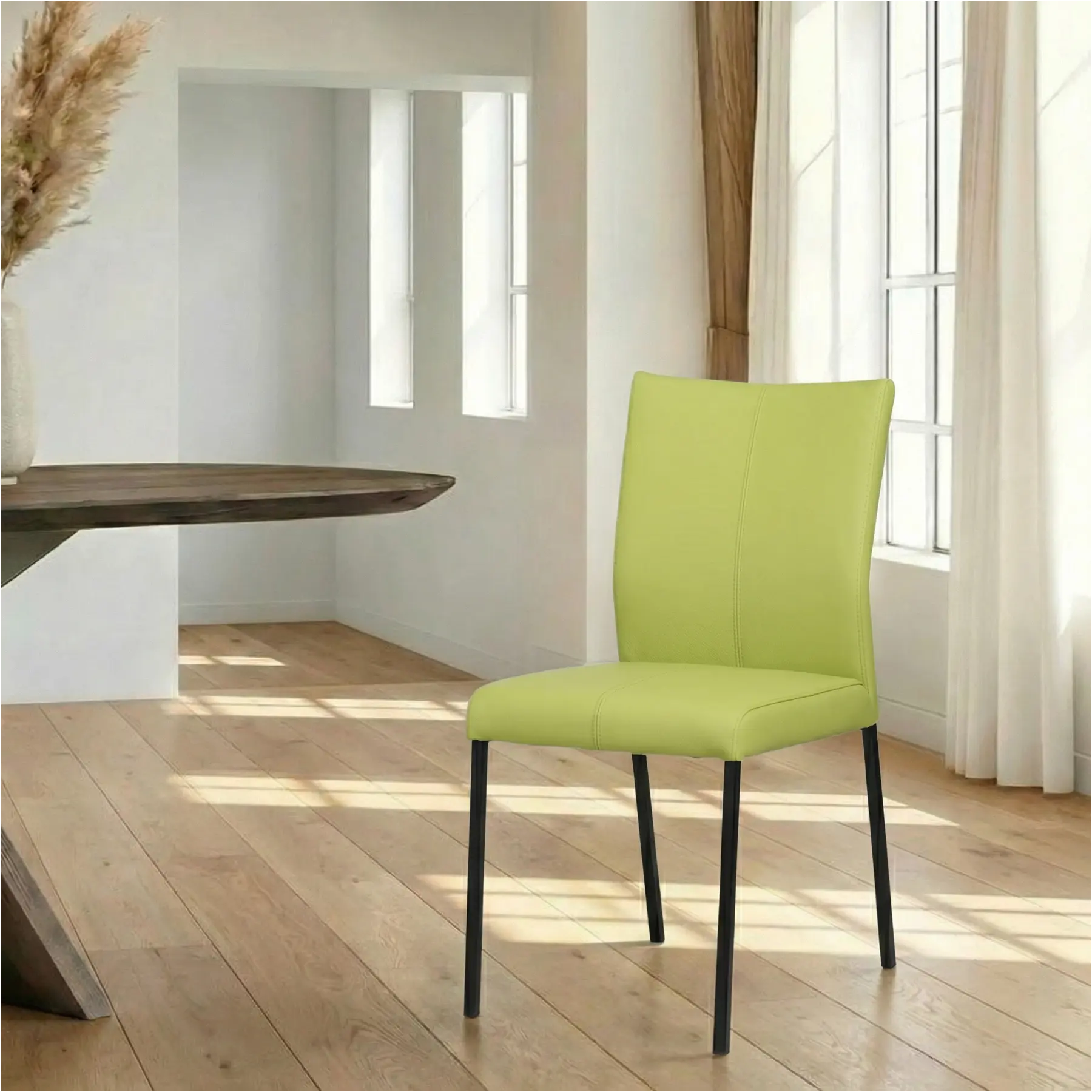 afbeelding van Leren eetkamerstoel Basic - Hermes Lime (felgroen) - Poten staal vierkant zwart