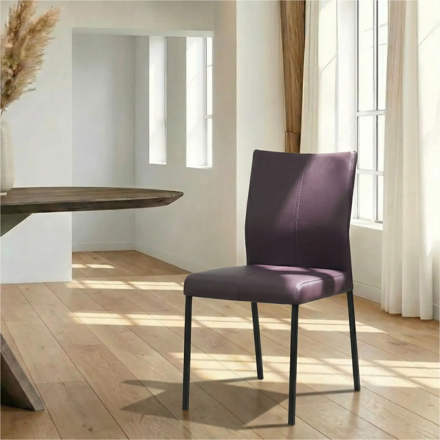 afbeelding van Leren eetkamerstoel Basic - Hermes Merlin (donkerpaars) - Poten staal vierkant zwart