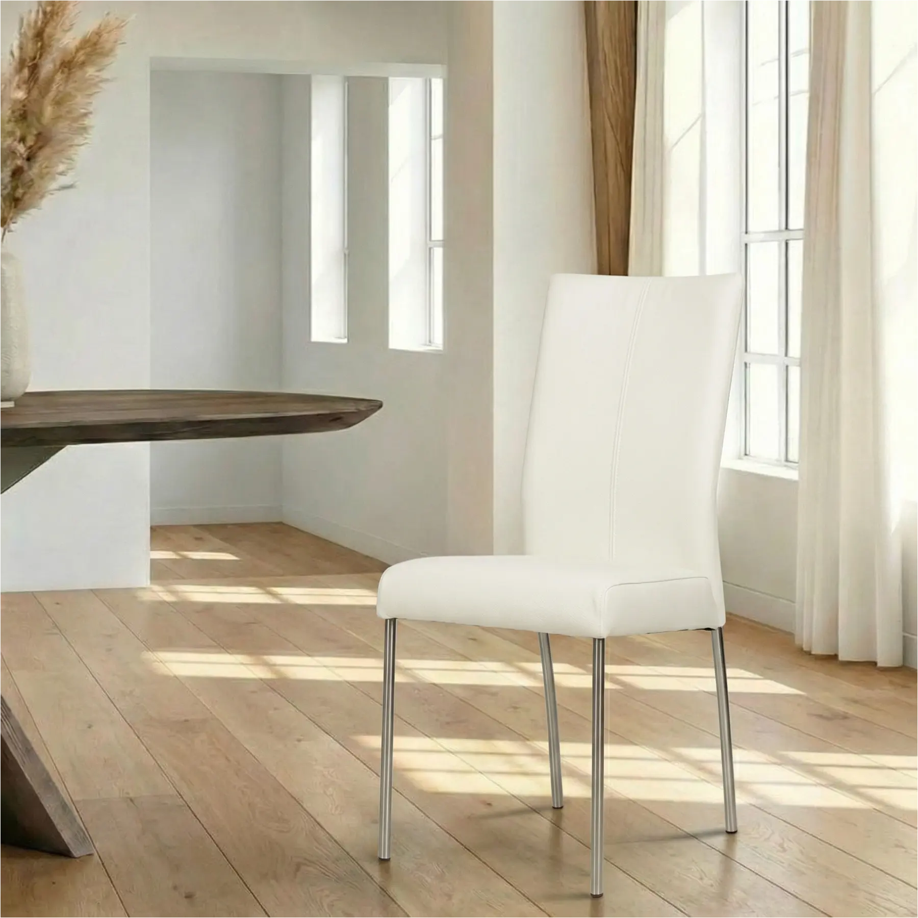 afbeelding van Leren eetkamerstoel Comfort - Hermes Bianco (gebroken wit) - Poten staal rond RVS
