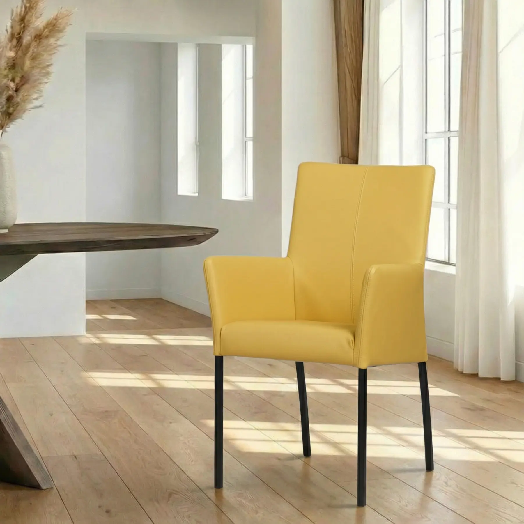 afbeelding van Leren eetkamerstoel Comfort met armleuning - Toledo Lemon (geel) - Poten staal vierkant zwart