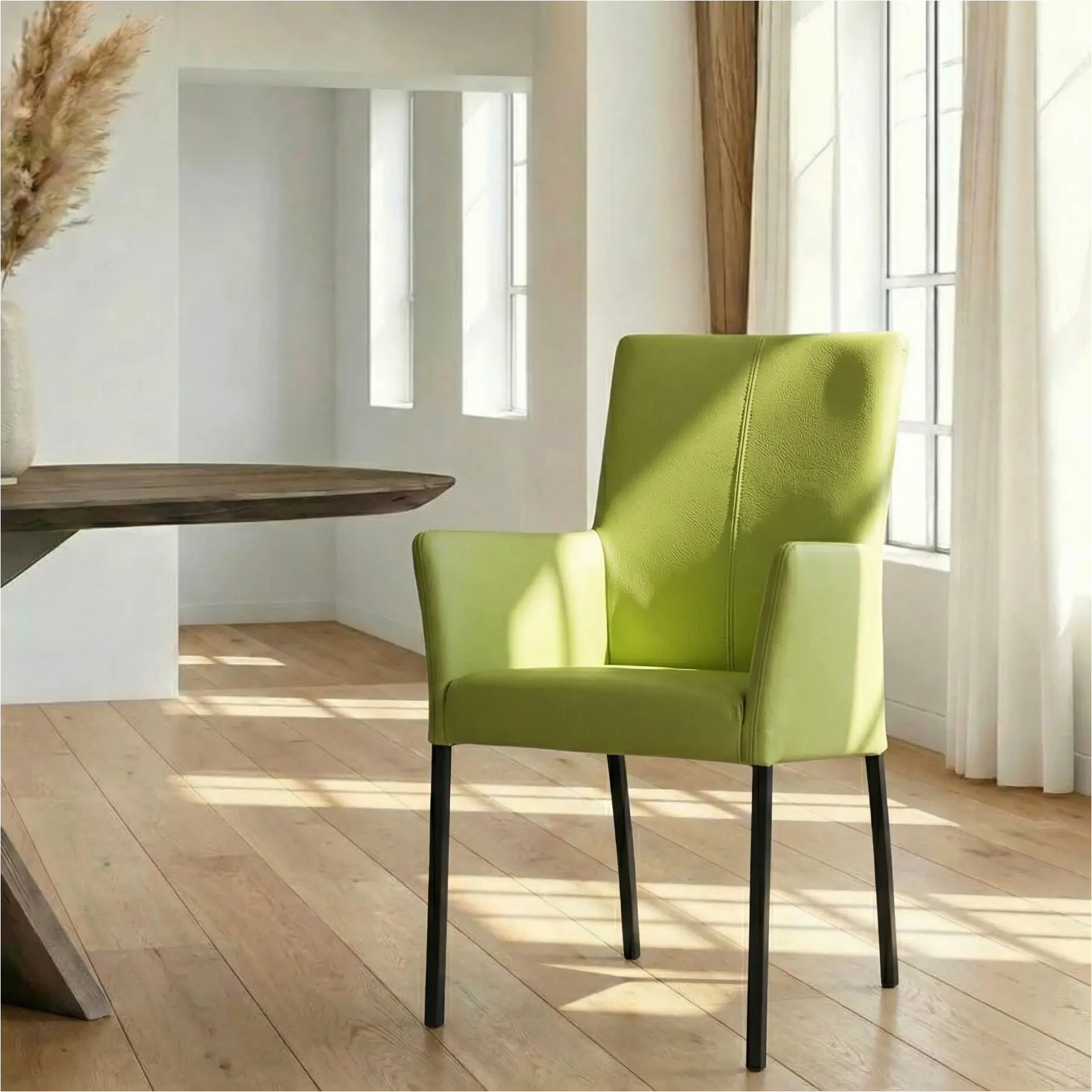 afbeelding van Leren eetkamerstoel Comfort met armleuning - Toledo Lime (felgroen) - Poten staal vierkant zwart