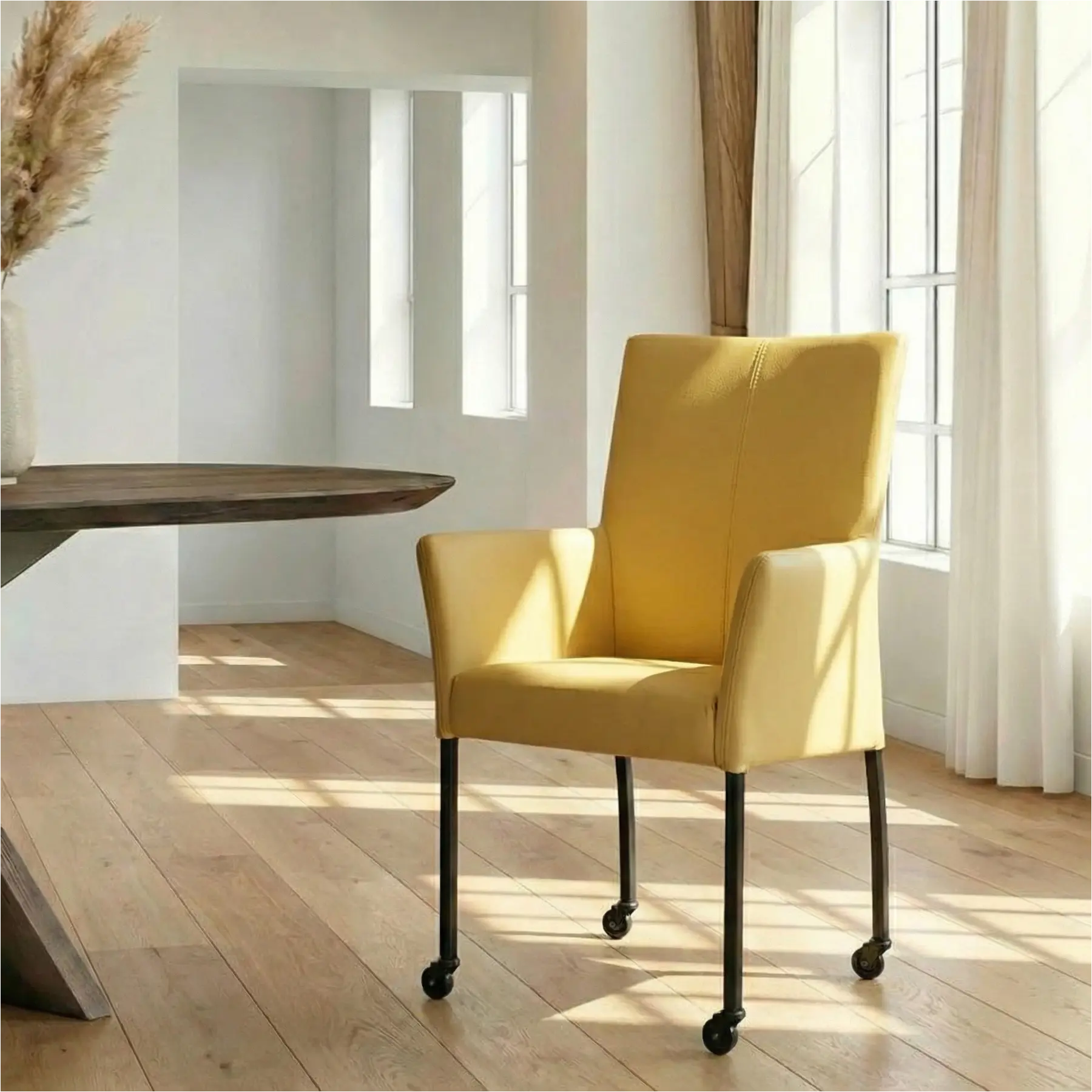 afbeelding van Leren eetkamerstoel Comfort met wieltjes en armleuning - Toledo Lemon (geel) - Poten staal vierkant zwart