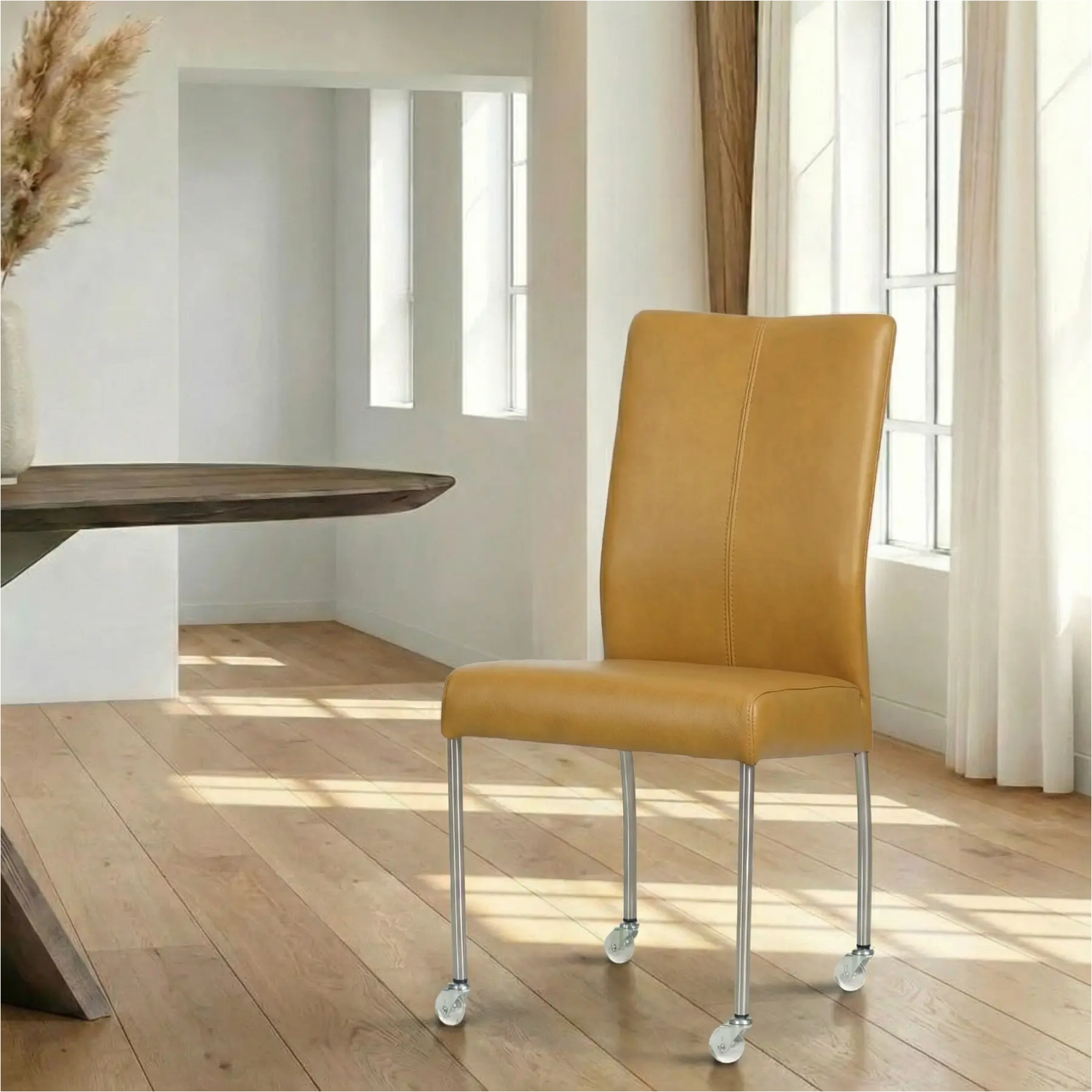 afbeelding van Leren eetkamerstoel Comfort met wieltjes - Granada Amber (cognac) - Poten staal rond RVS