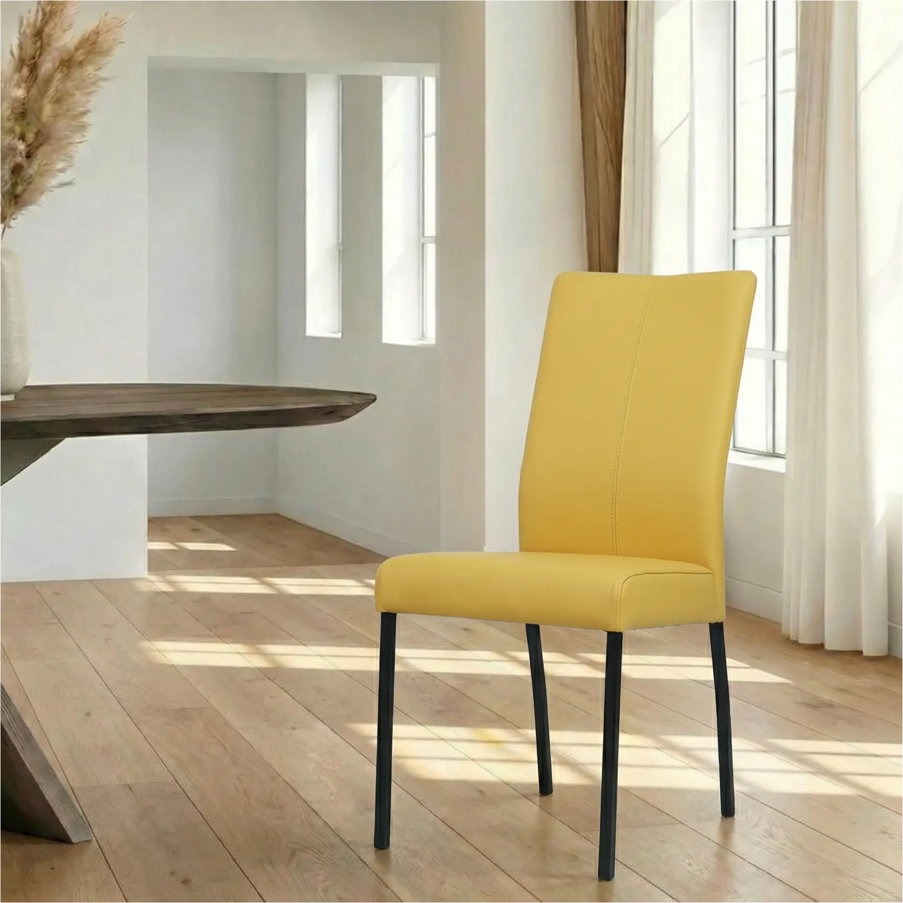 afbeelding van Leren eetkamerstoel Comfort - Toledo Giallo (geel) - Poten staal vierkant zwart