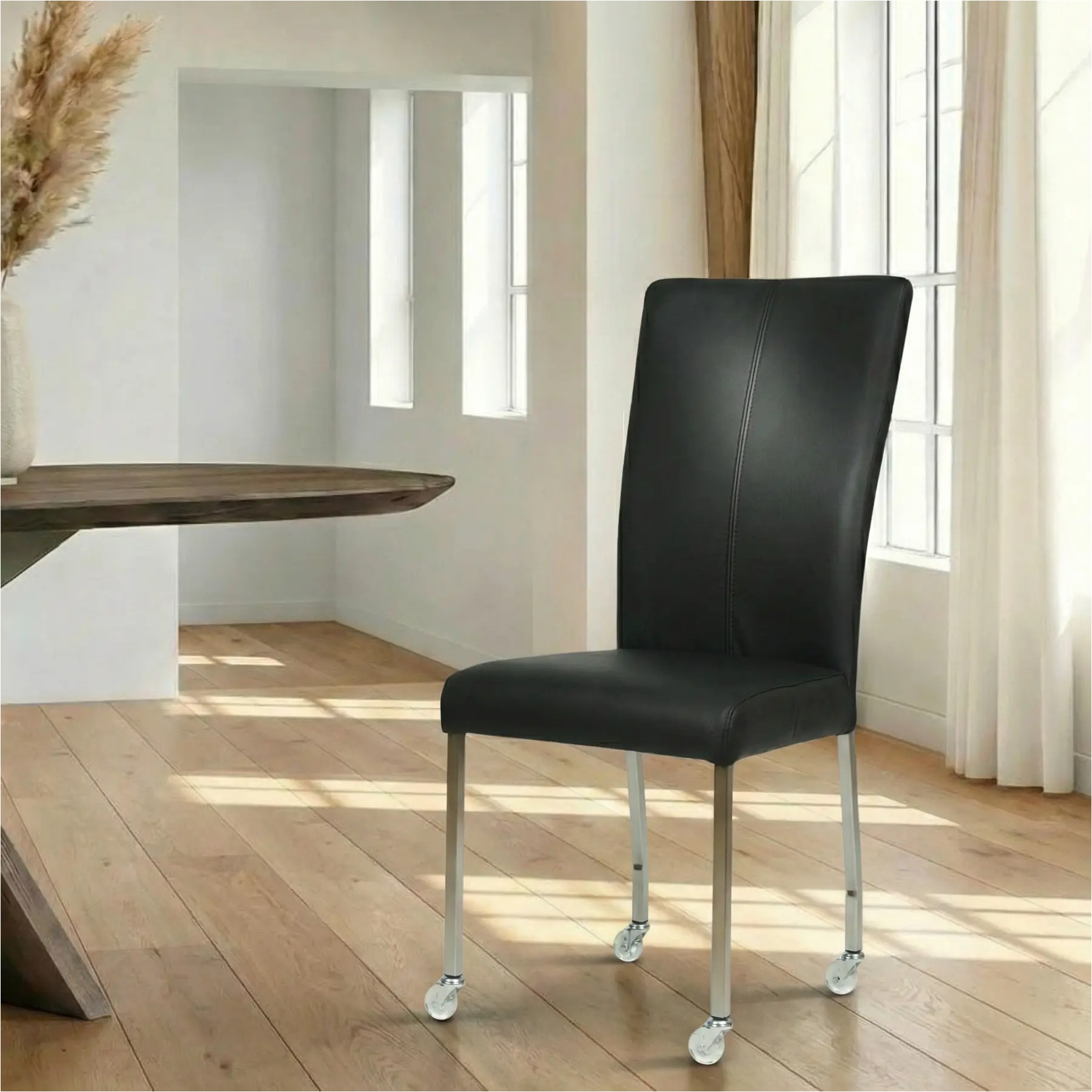 afbeelding van Leren eetkamerstoel Deal - Hermes Nero (zwart) - Poten staal vierkant RVS