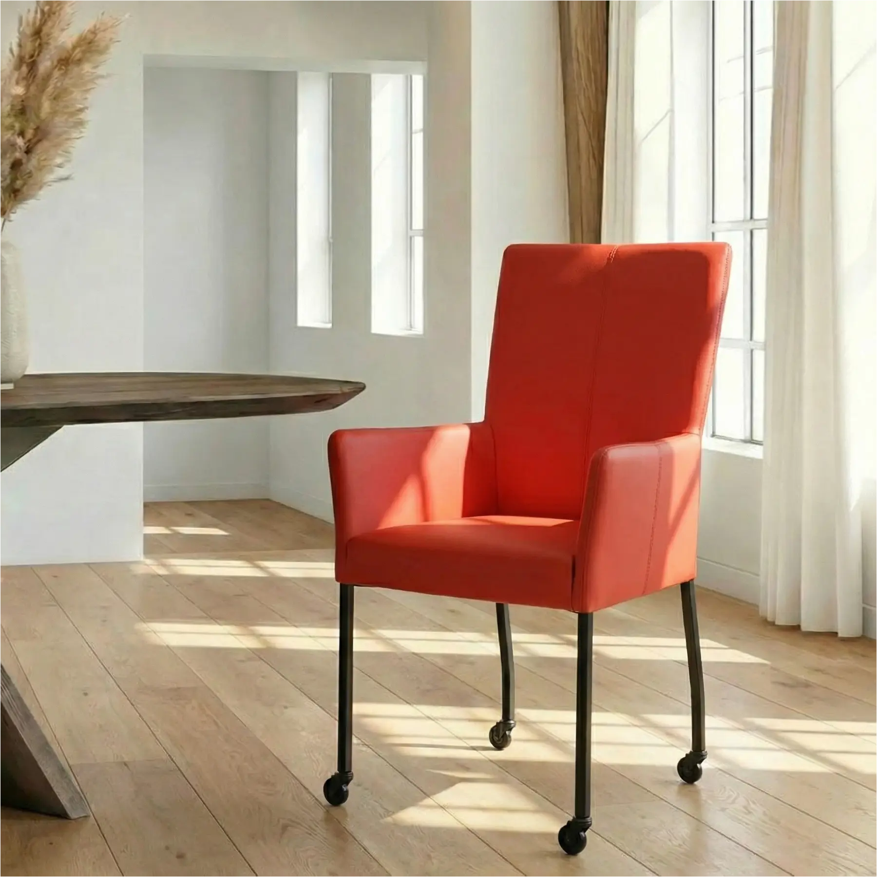 afbeelding van Leren eetkamerstoel Deal met armleuning - Hermes Lipstick (felrood) - Poten staal vierkant zwart