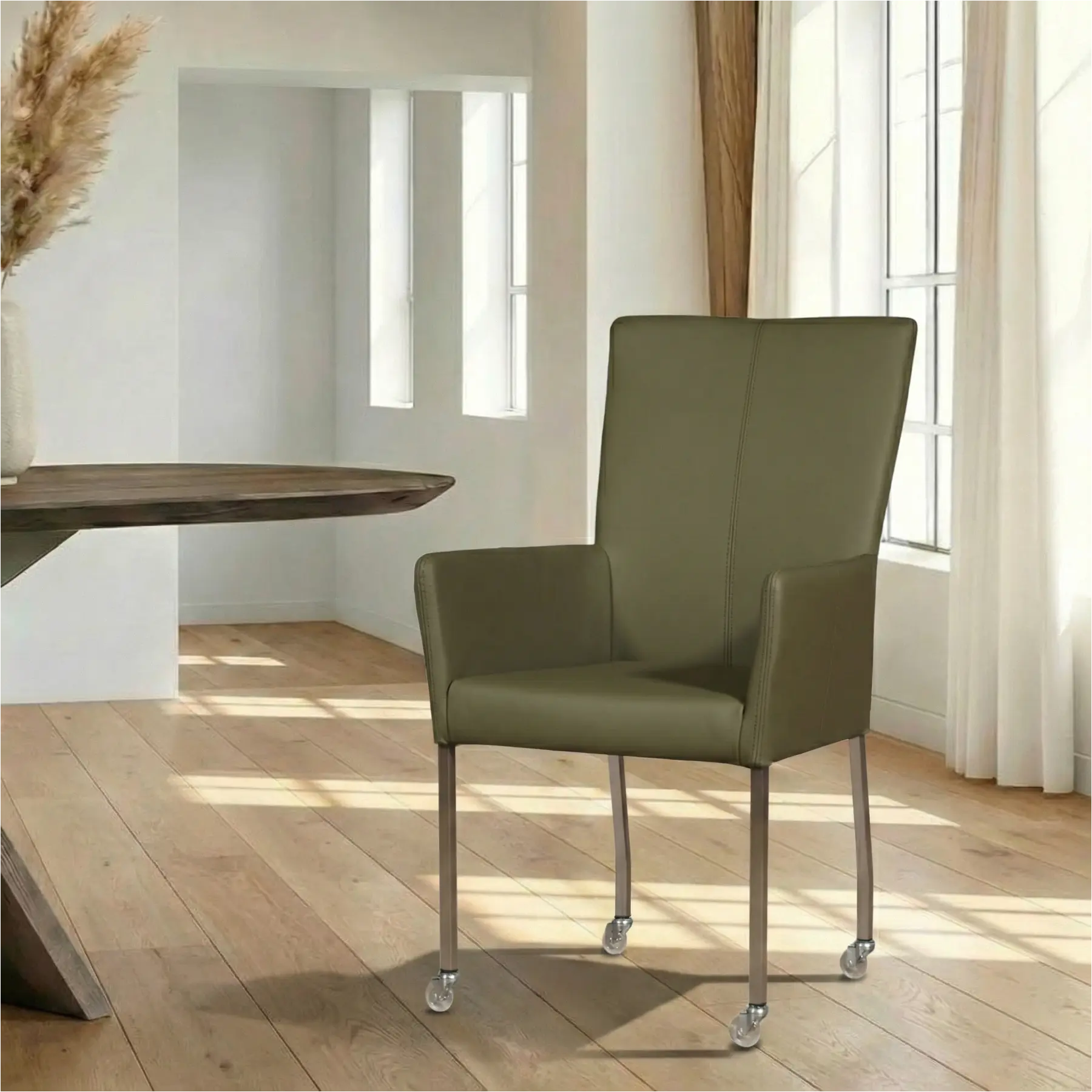 afbeelding van Leren eetkamerstoel Deal met armleuning - Toledo Olive (olijf/goen) - Poten staal vierkant RVS