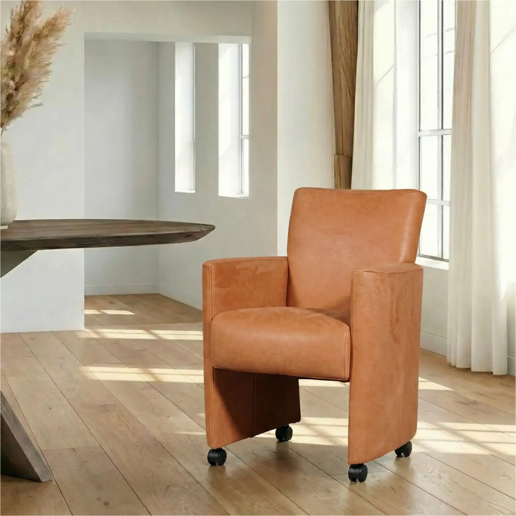 afbeelding van Leren eetkamerstoel Elegant - Kenia Rost (oranje) - Met handgreep zwart