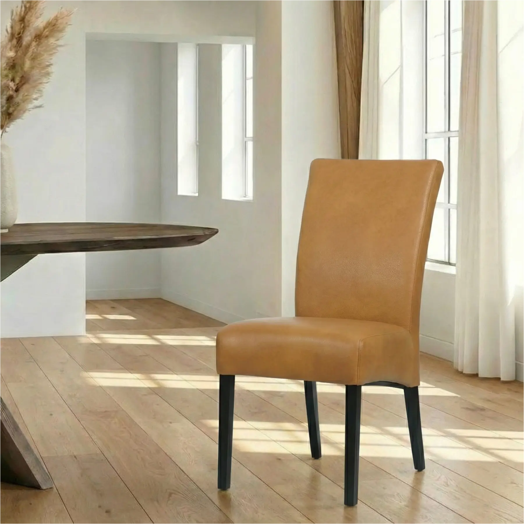 afbeelding van Leren eetkamerstoel Just - Granada Sahara (cognac) - Poten hout zwart