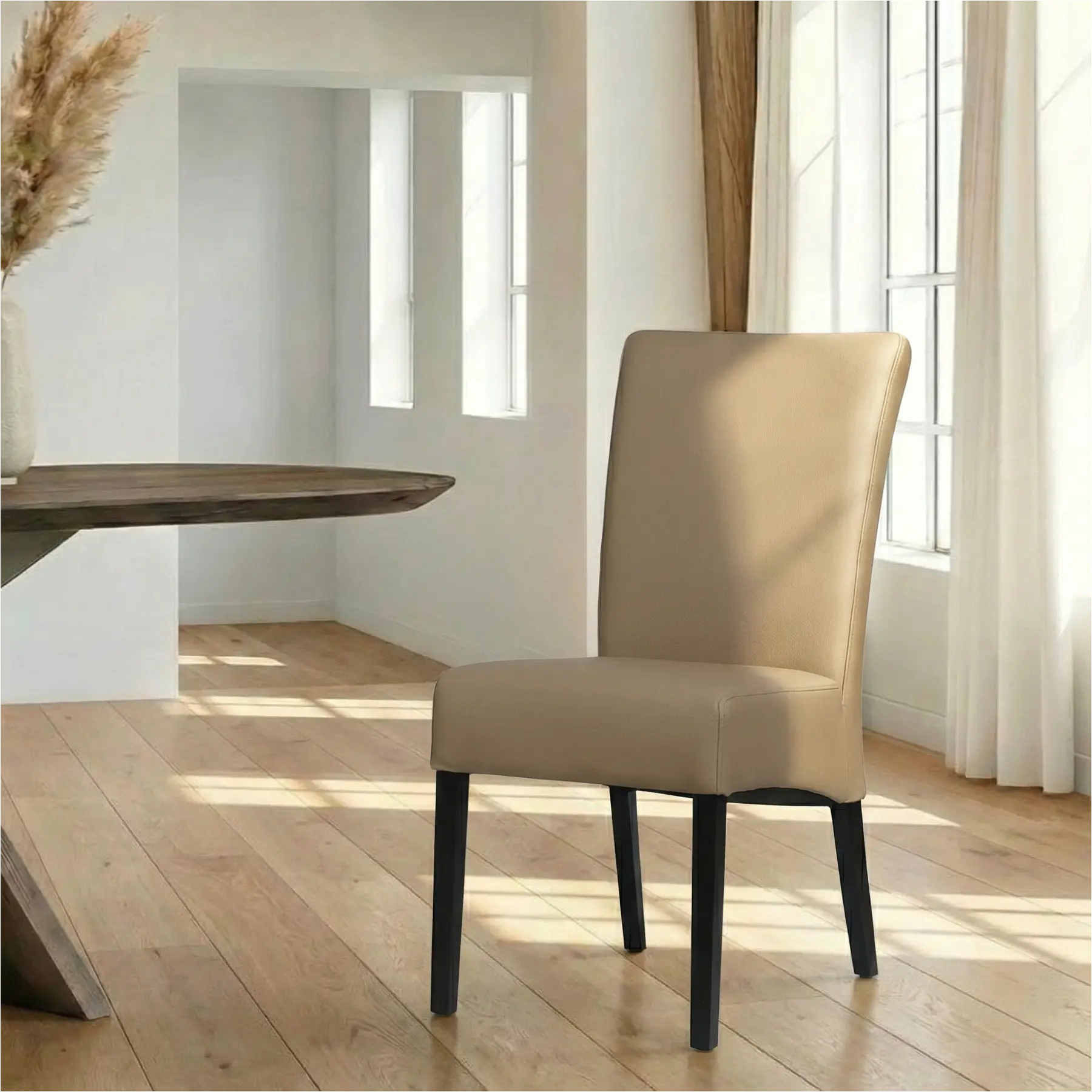 afbeelding van Leren eetkamerstoel Just - Toledo Mocca (taupe/bruin) - Poten hout zwart