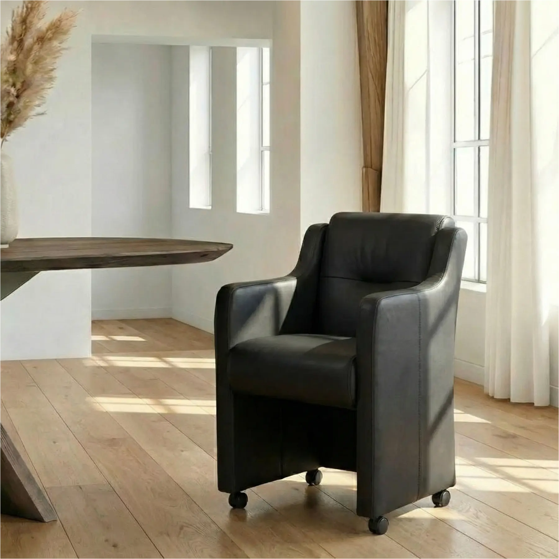 afbeelding van Leren eetkamerstoel Mass - Rancho Nero (zwart) - Met handgreep zwart