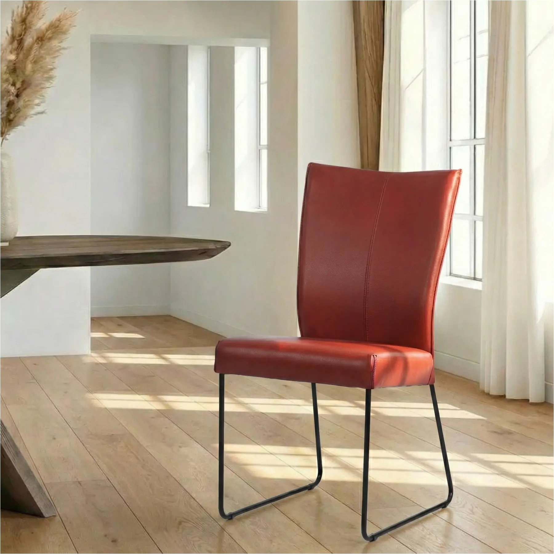 afbeelding van Leren eetkamerstoel Mate - Granada Rouge (rood) - U-poot staal rond zwart