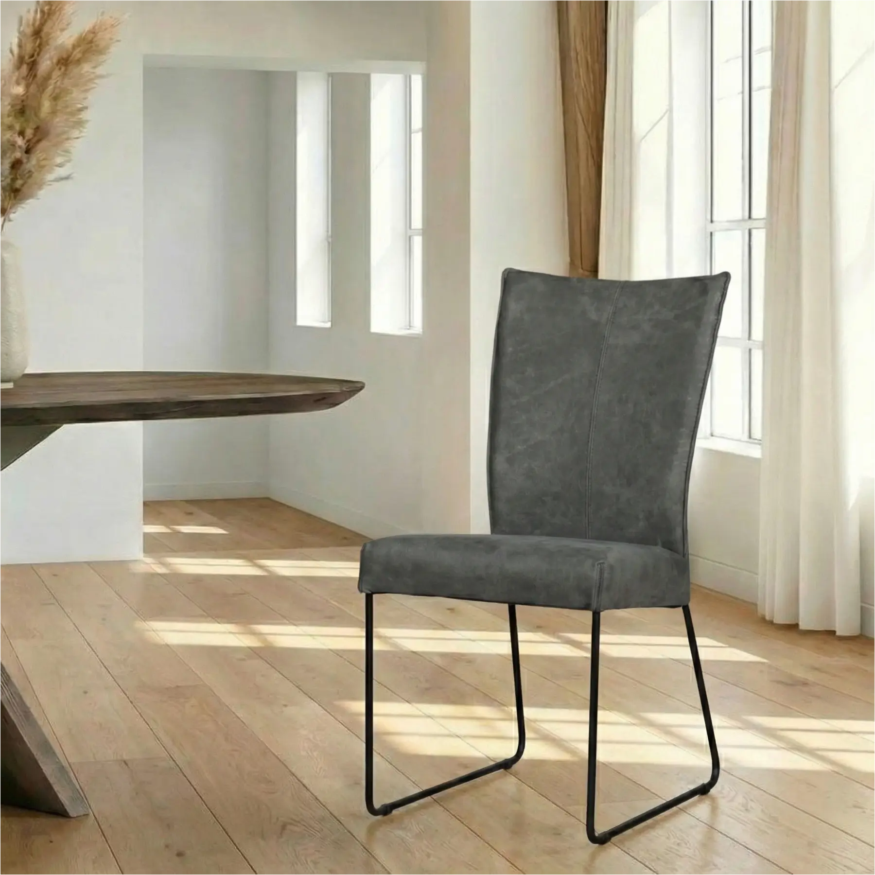 afbeelding van Leren eetkamerstoel Mate - Kenia Antracite (grijs) - U-poot staal rond zwart