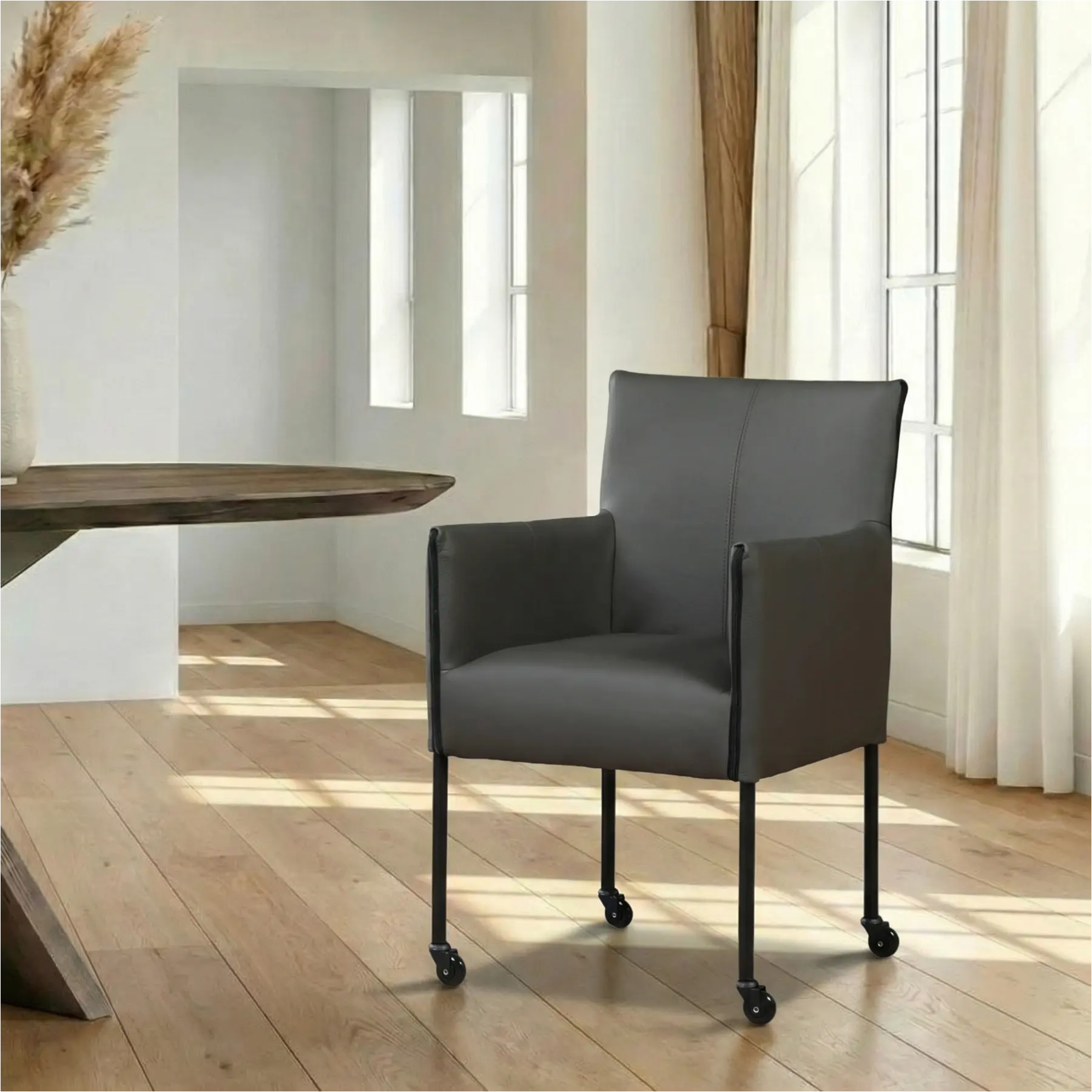 afbeelding van Leren eetkamerstoel More - Hermes Antracite (donkergrijs) - Poten staal rond zwart