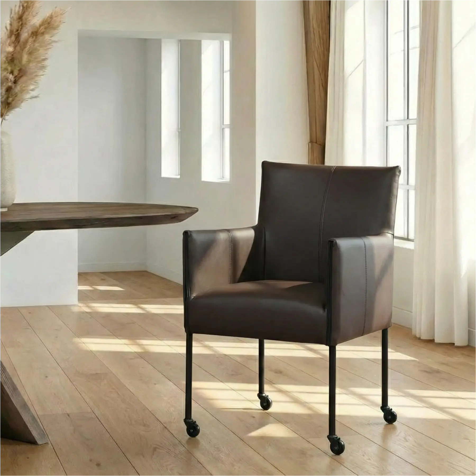 afbeelding van Leren eetkamerstoel More - Hermes Caffe (donkerbruin) - Poten staal rond zwart