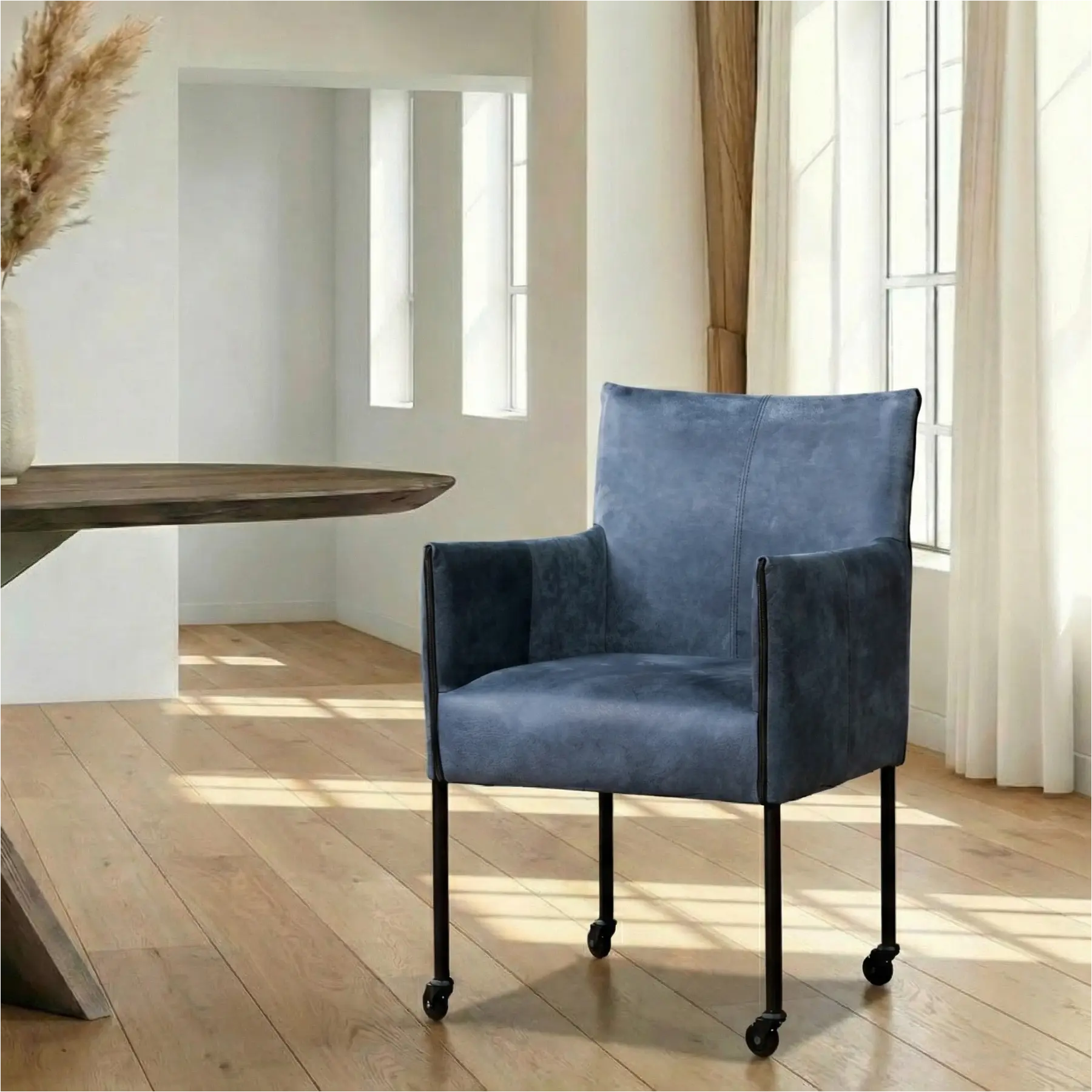 afbeelding van Leren eetkamerstoel More - Kenia Denim (blauw) - Poten staal rond zwart