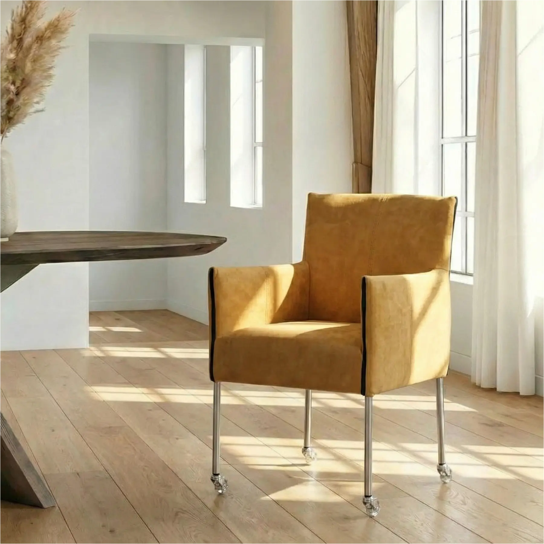 afbeelding van Leren eetkamerstoel More - Kenia Walnut (cognac) - Poten staal rond RVS