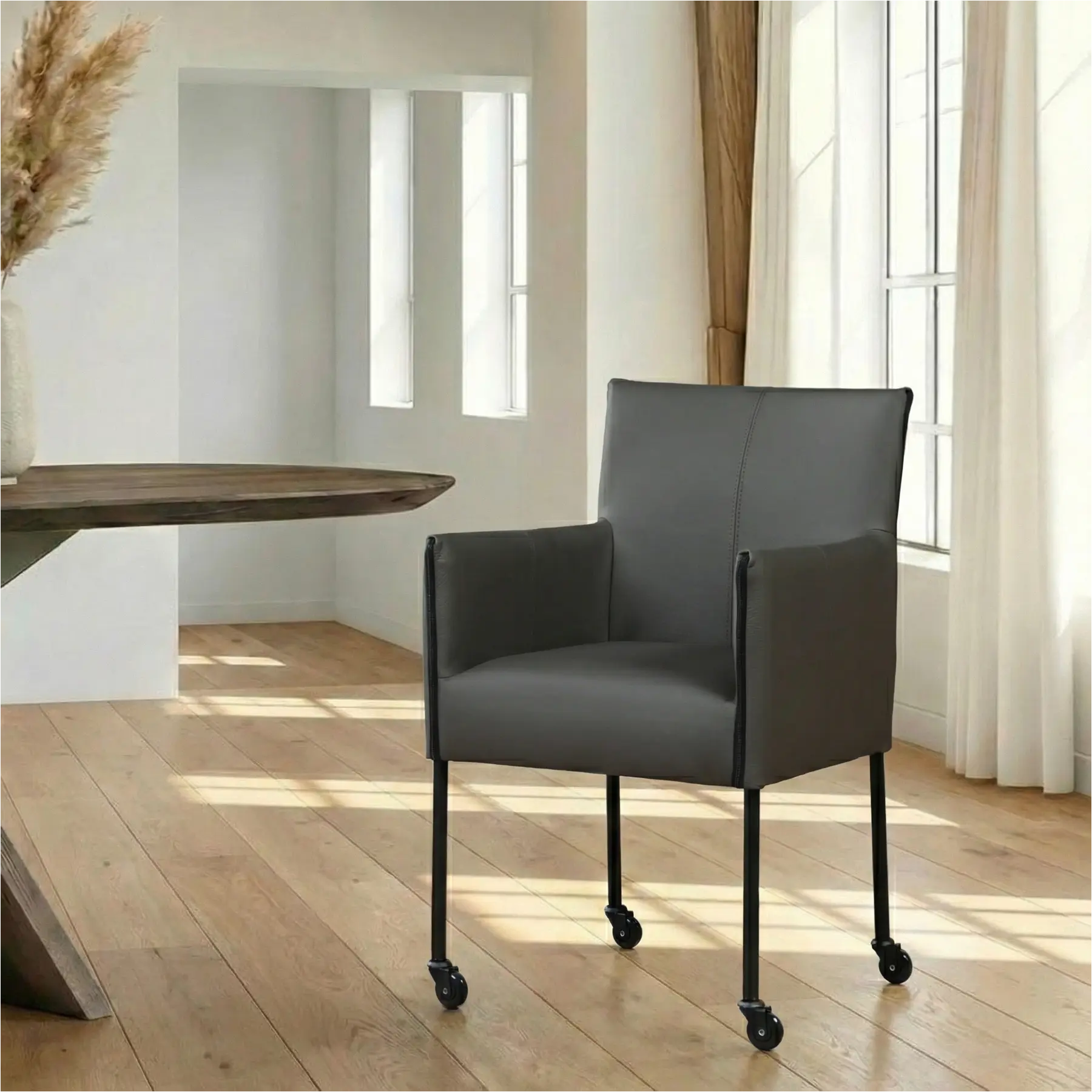 afbeelding van Leren eetkamerstoel More - Toledo Antracite (donkergrijs) - Poten staal rond zwart