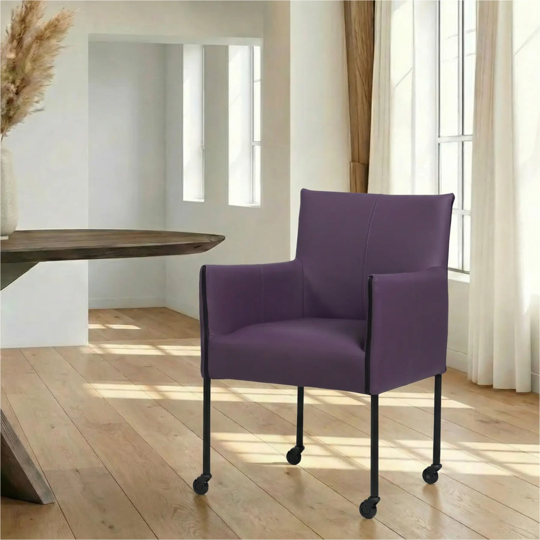 afbeelding van Leren eetkamerstoel More - Toledo Aubergine (paars) - Poten staal rond zwart