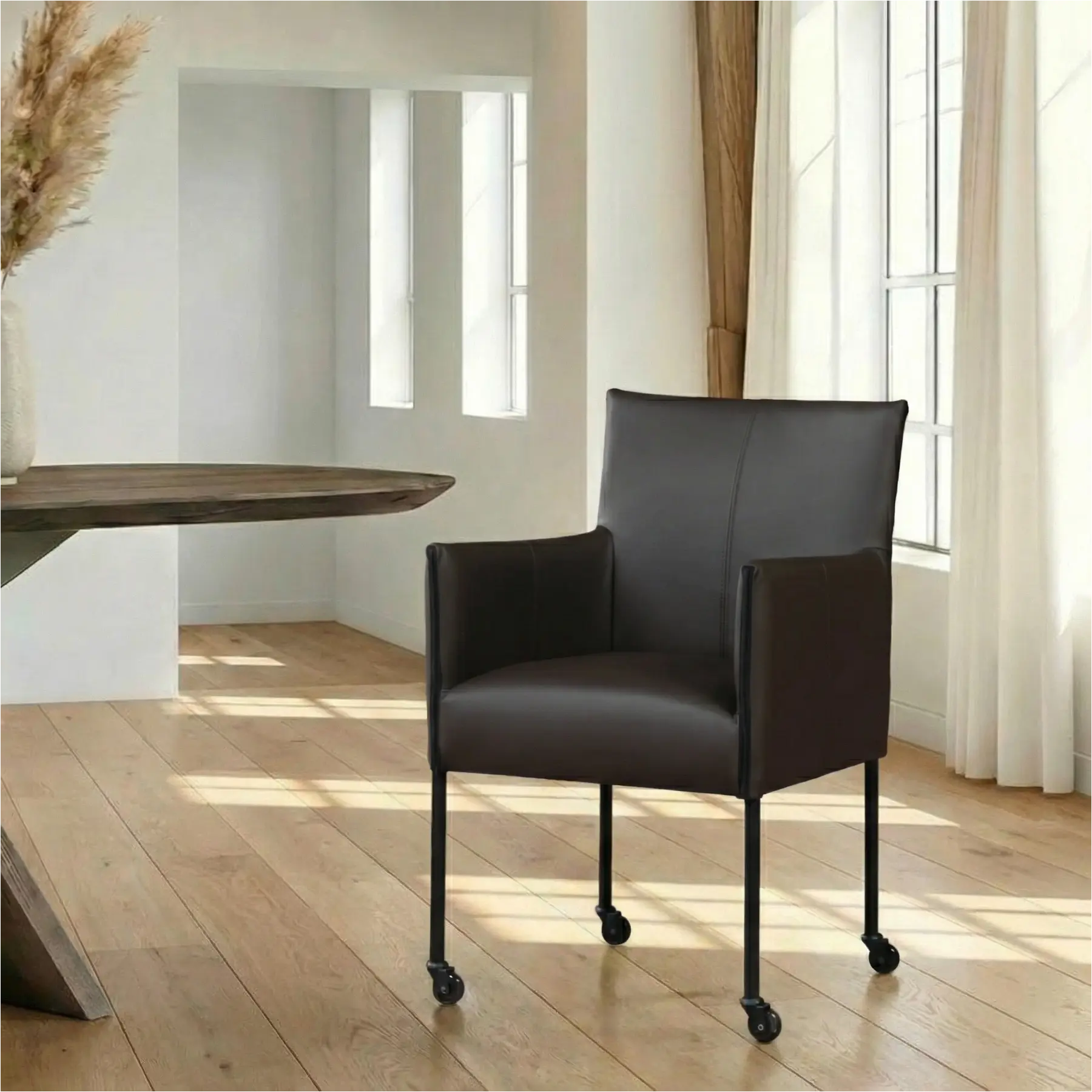 afbeelding van Leren eetkamerstoel More - Toledo Caffe (donkerbruin) - Poten staal rond zwart