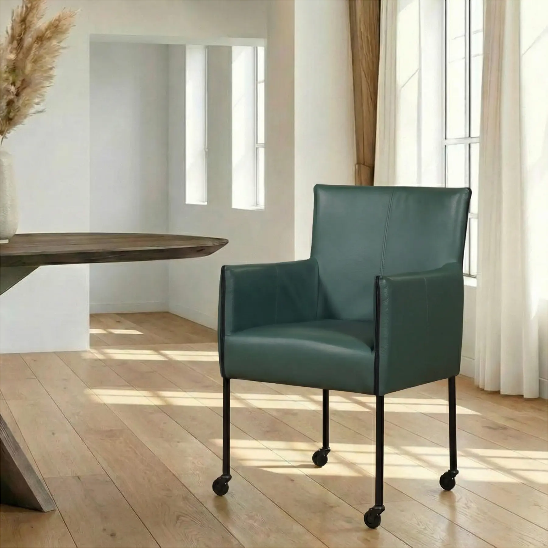 afbeelding van Leren eetkamerstoel More - Toledo Forrest (groen) - Poten staal rond zwart