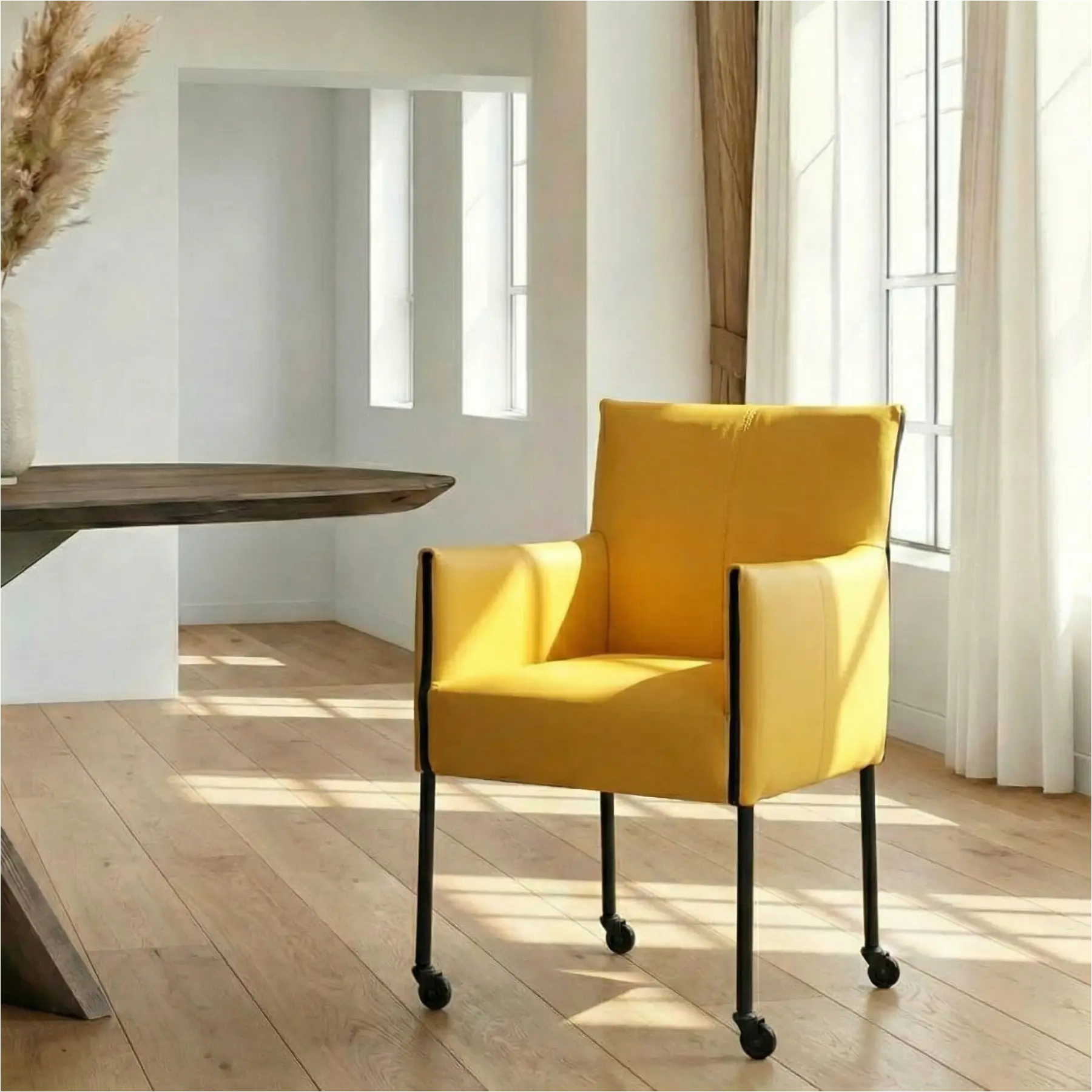 afbeelding van Leren eetkamerstoel More - Toledo Giallo (geel) - Poten staal rond zwart