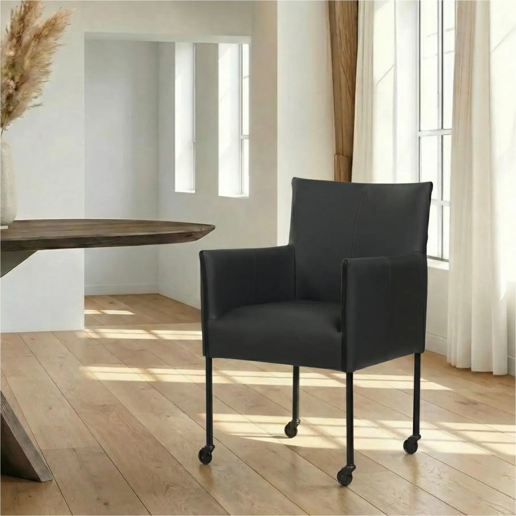 afbeelding van Leren eetkamerstoel More - Toledo Pacific (donkerblauw) - Poten staal rond zwart