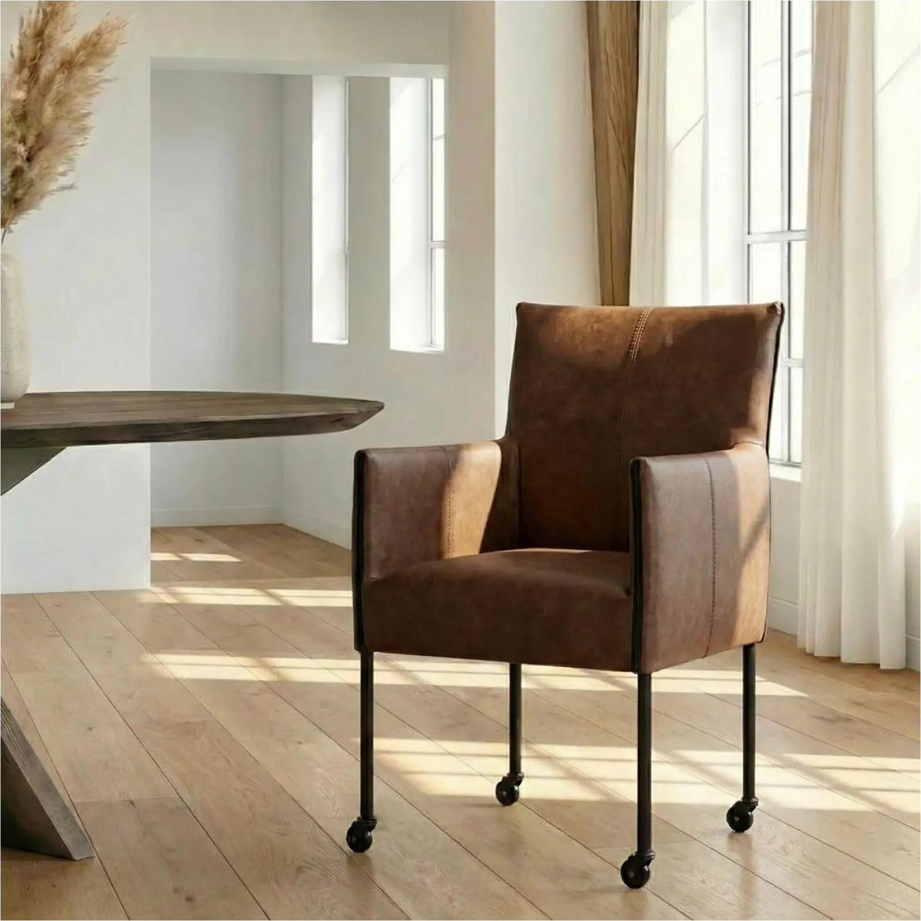 afbeelding van Leren eetkamerstoel More - Vintage Brown (bruin) - Poten staal rond zwart