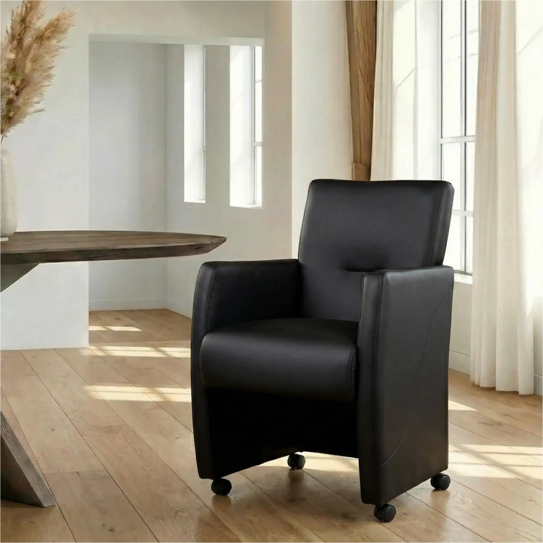 afbeelding van Leren eetkamerstoel Pleasure - Toledo Nero (zwart) - Met handgreep RVS