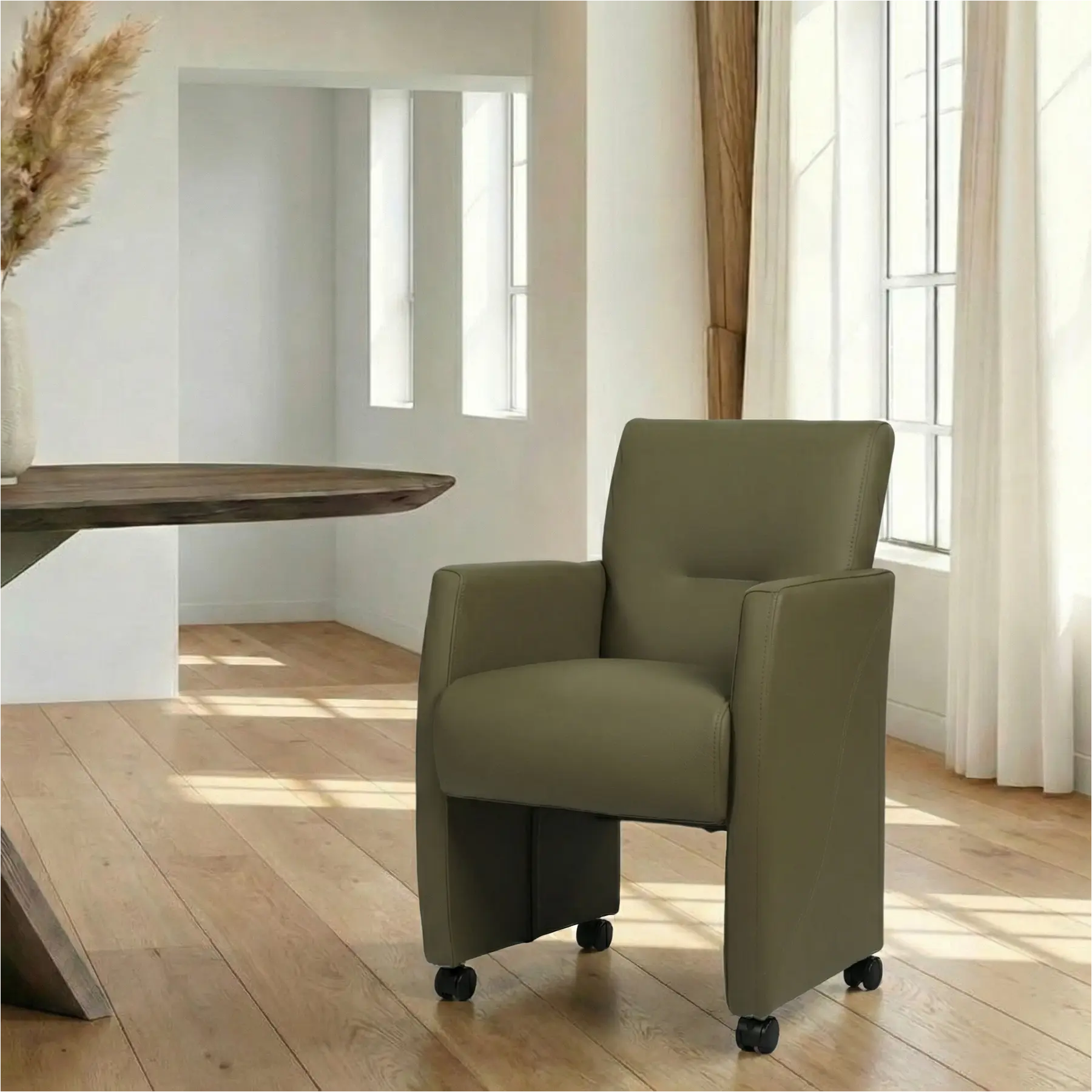 afbeelding van Leren eetkamerstoel Pleasure - Toledo Olive (olijf/goen) - Met handgreep RVS