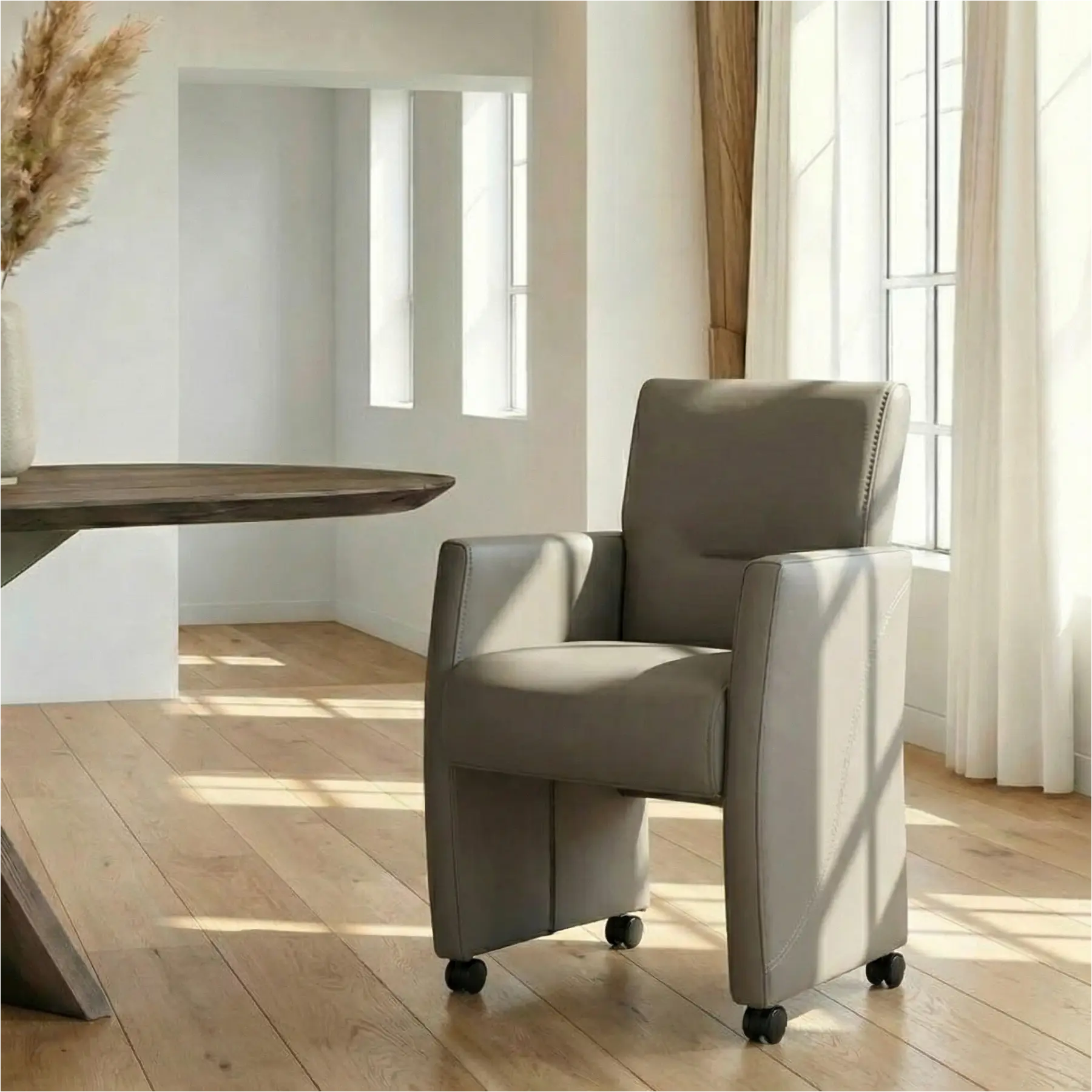 afbeelding van Leren eetkamerstoel Pleasure - Toledo Smog (grijs) - Met handgreep zwart